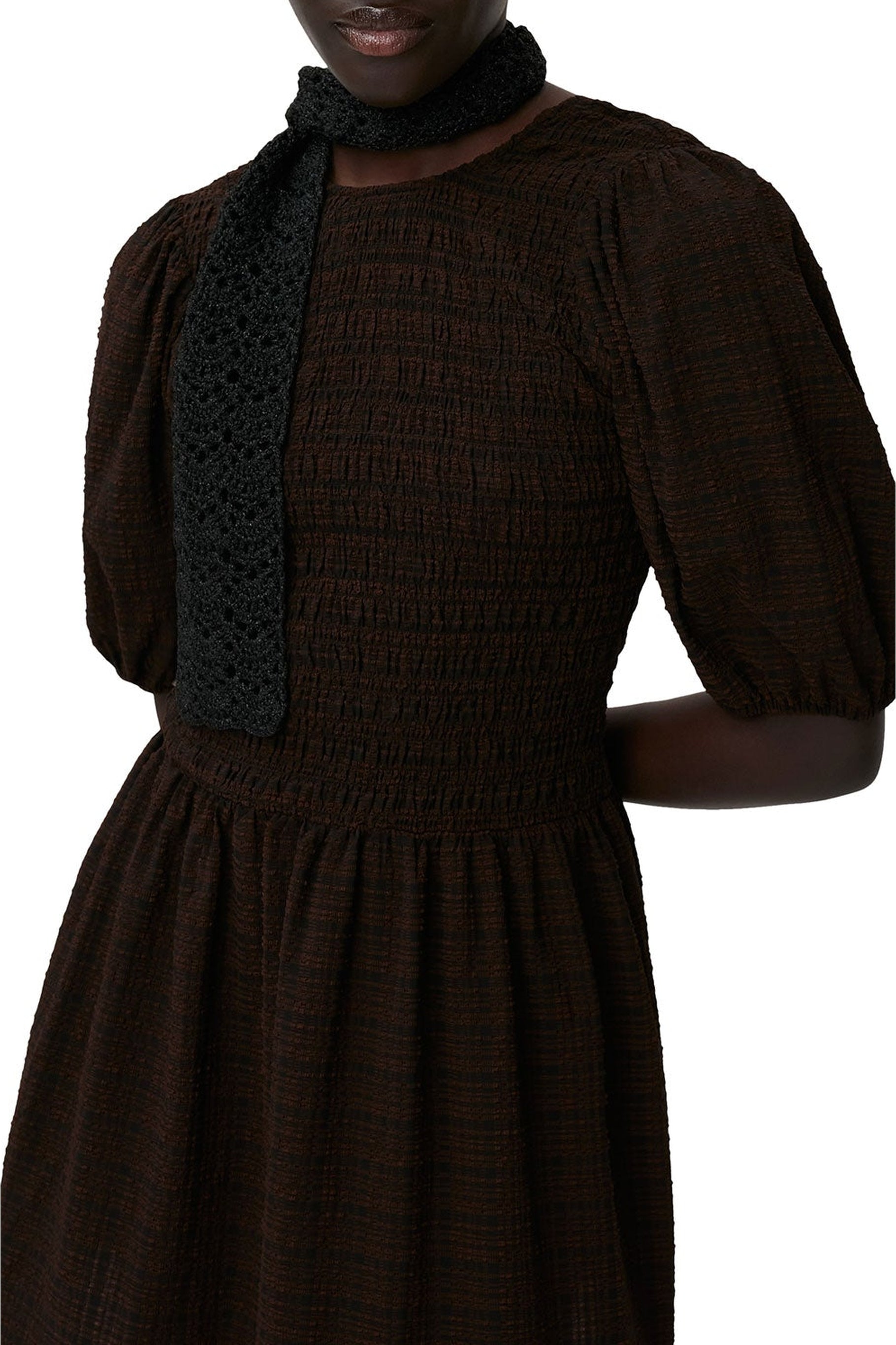 Robe courte à smocks en crêpe - Chicory Coffee