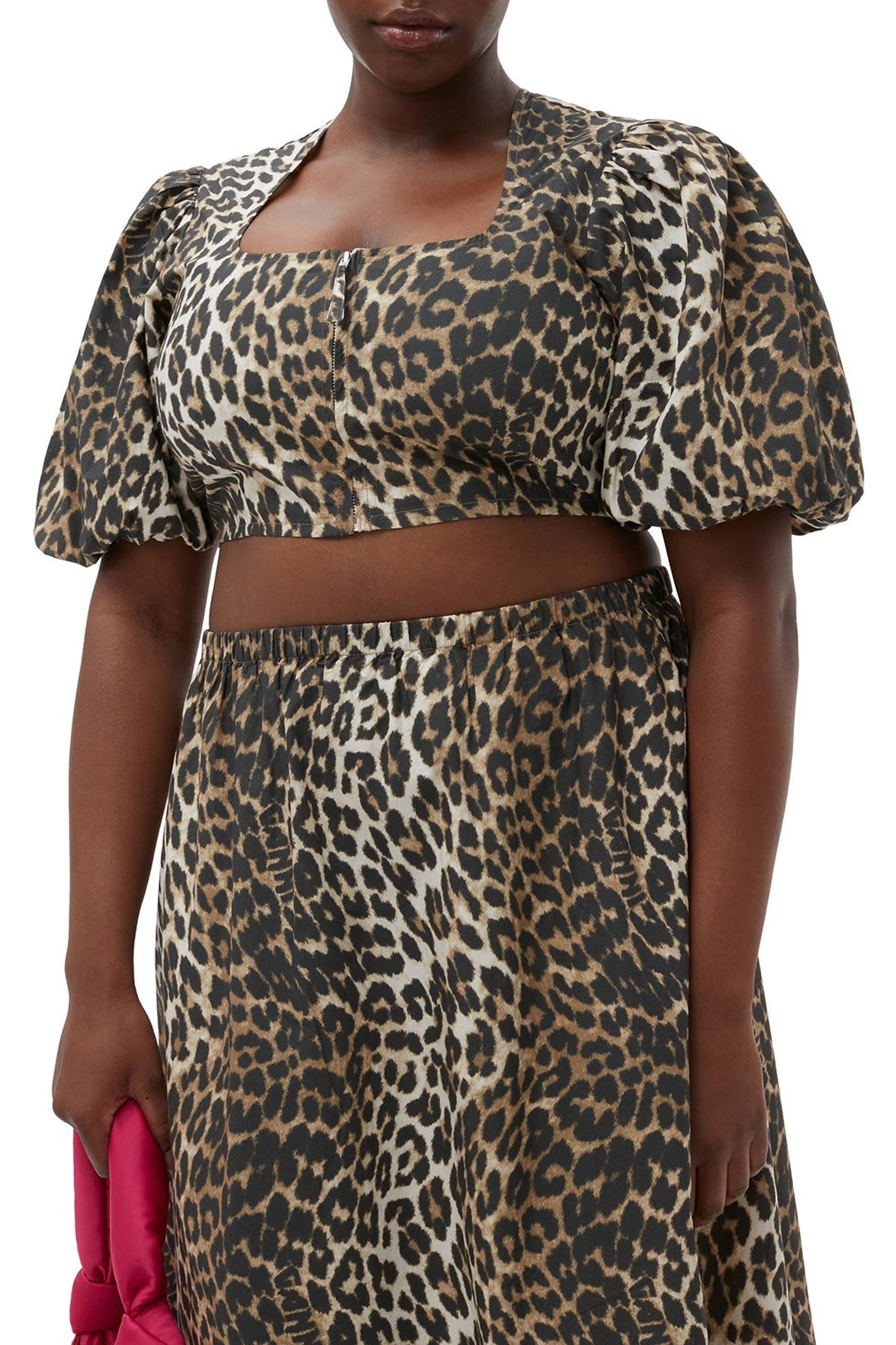 Long elastic skirt with animal print - Leopard Almond Milk