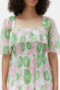 Robe midi en georgette plissée à smocks - Pink Tulle