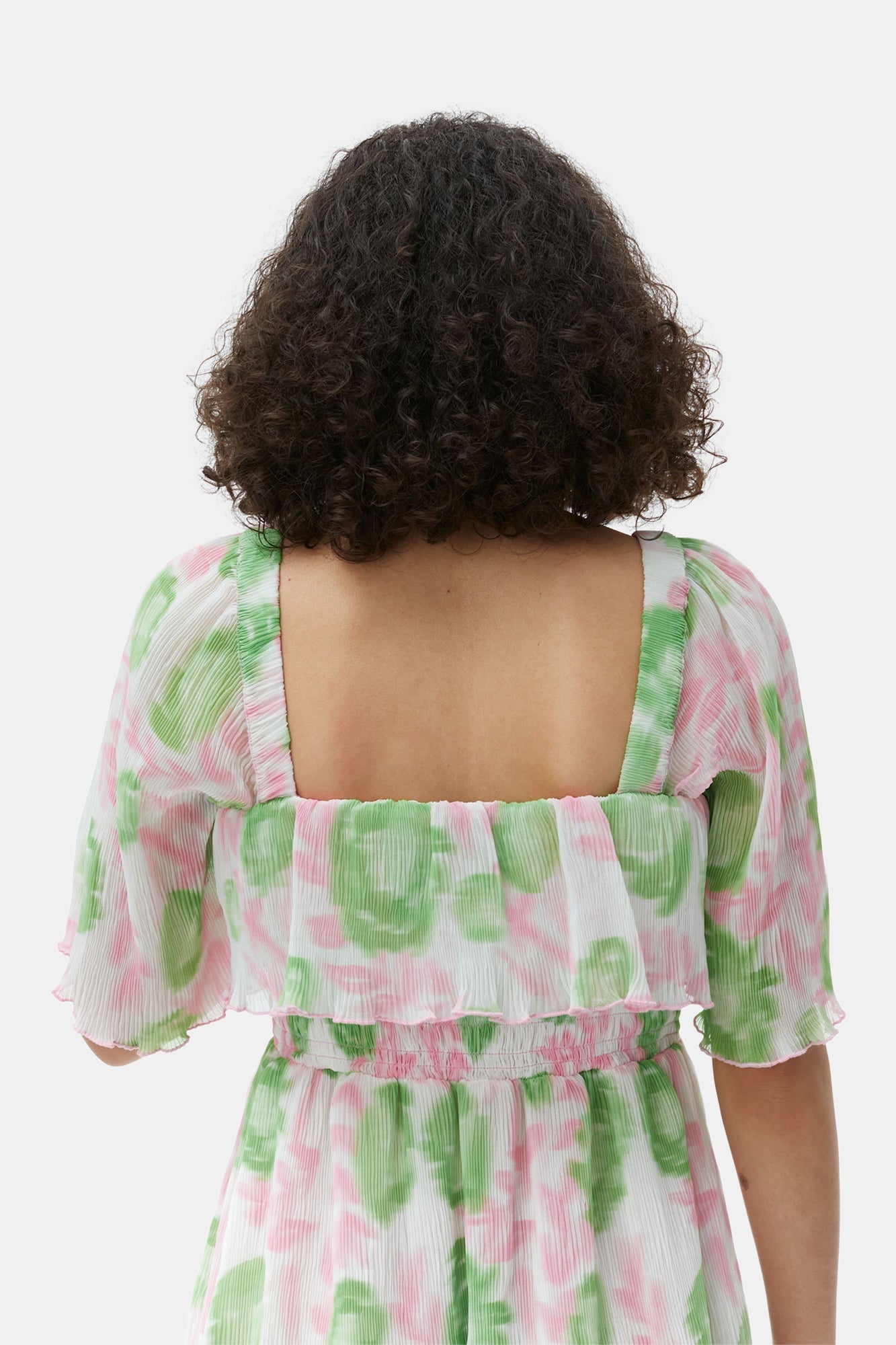 Robe midi en georgette plissée à smocks - Pink Tulle