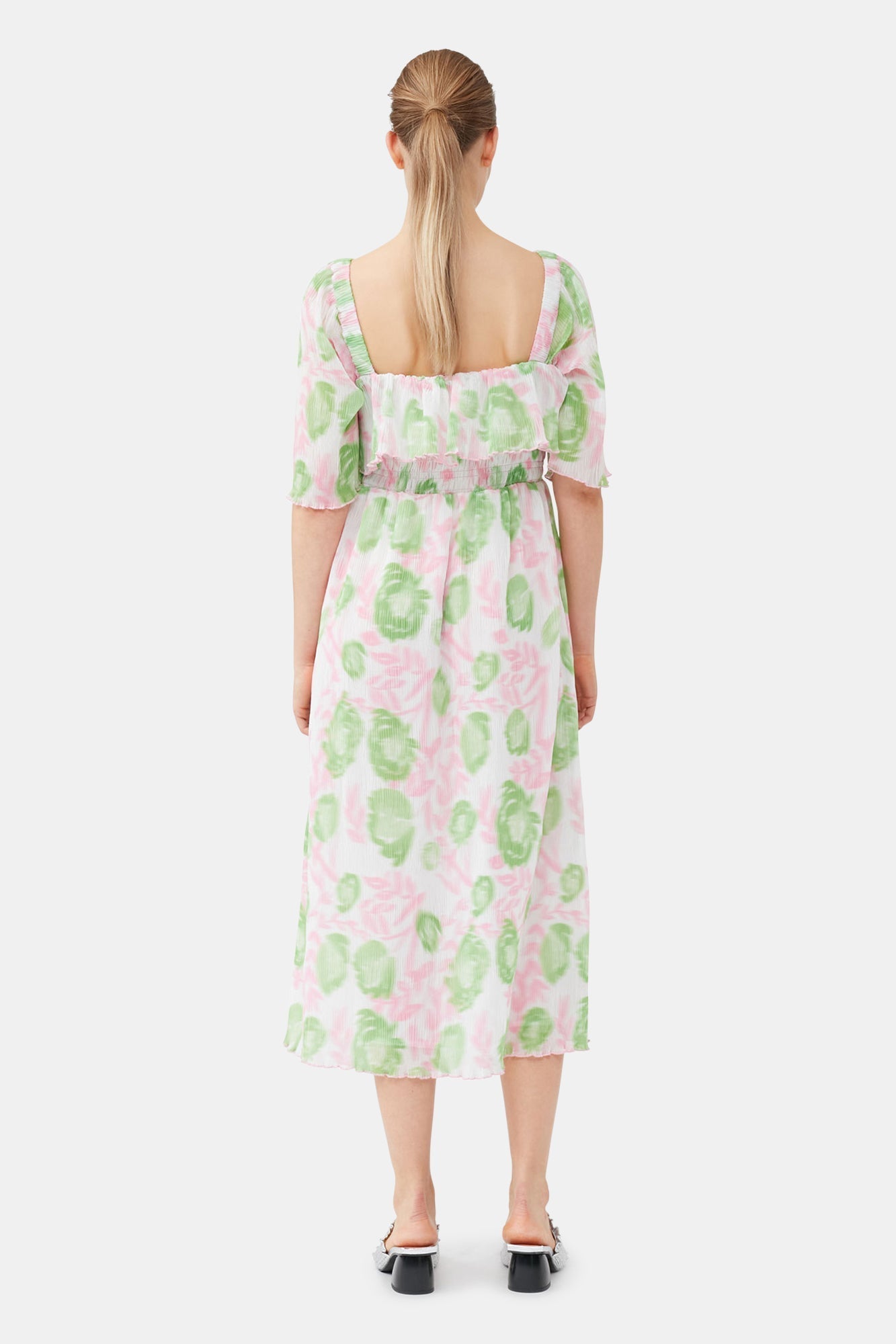 Robe midi en georgette plissée à smocks - Pink Tulle