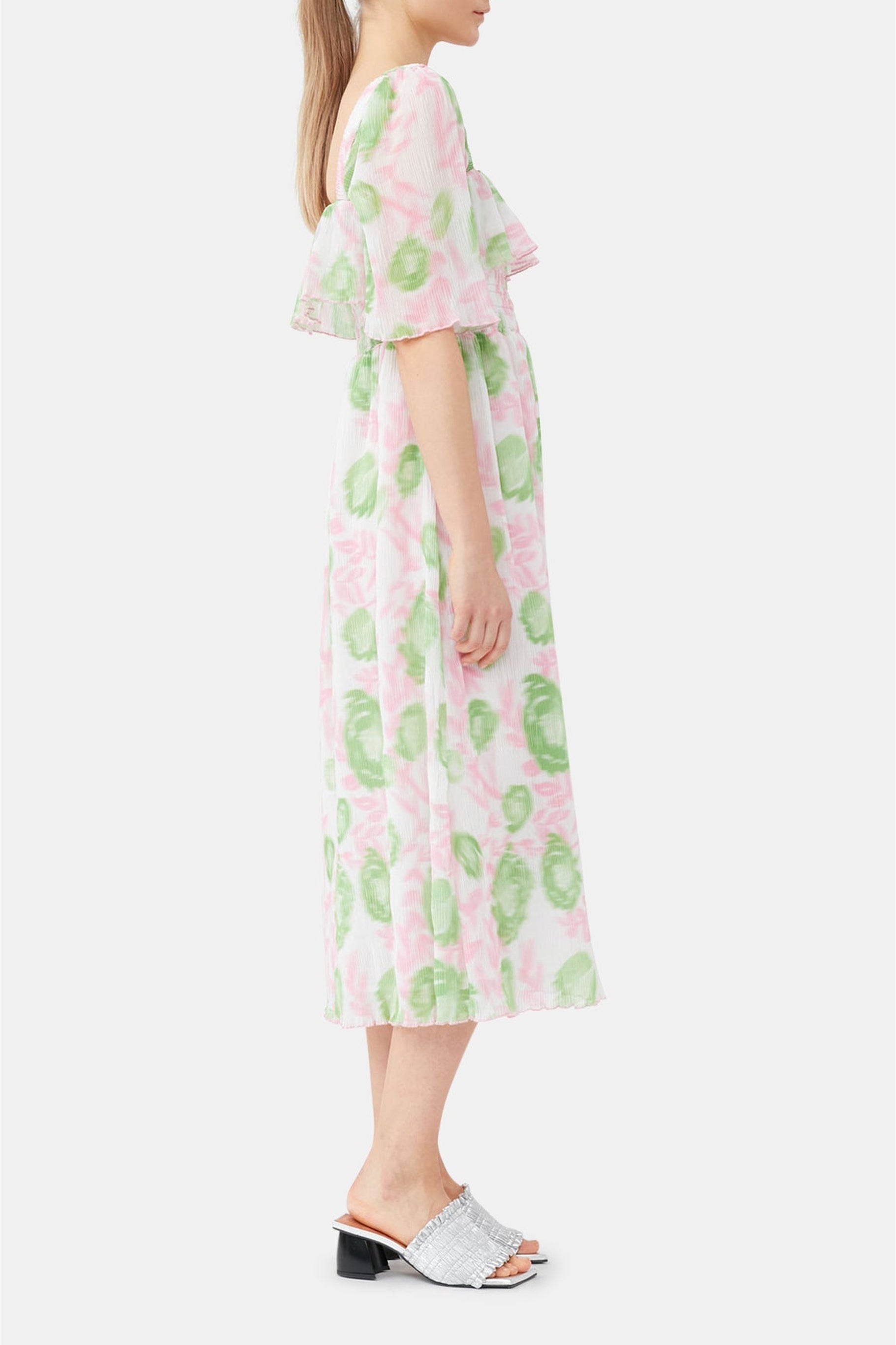 Robe midi en georgette plissée à smocks - Pink Tulle