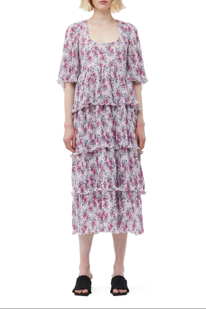 Robe midi smockée à volants en georgette plissée - Mauve Chalk