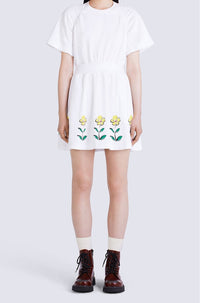 Robe T-shirt Akae Flower Field cintrée - White