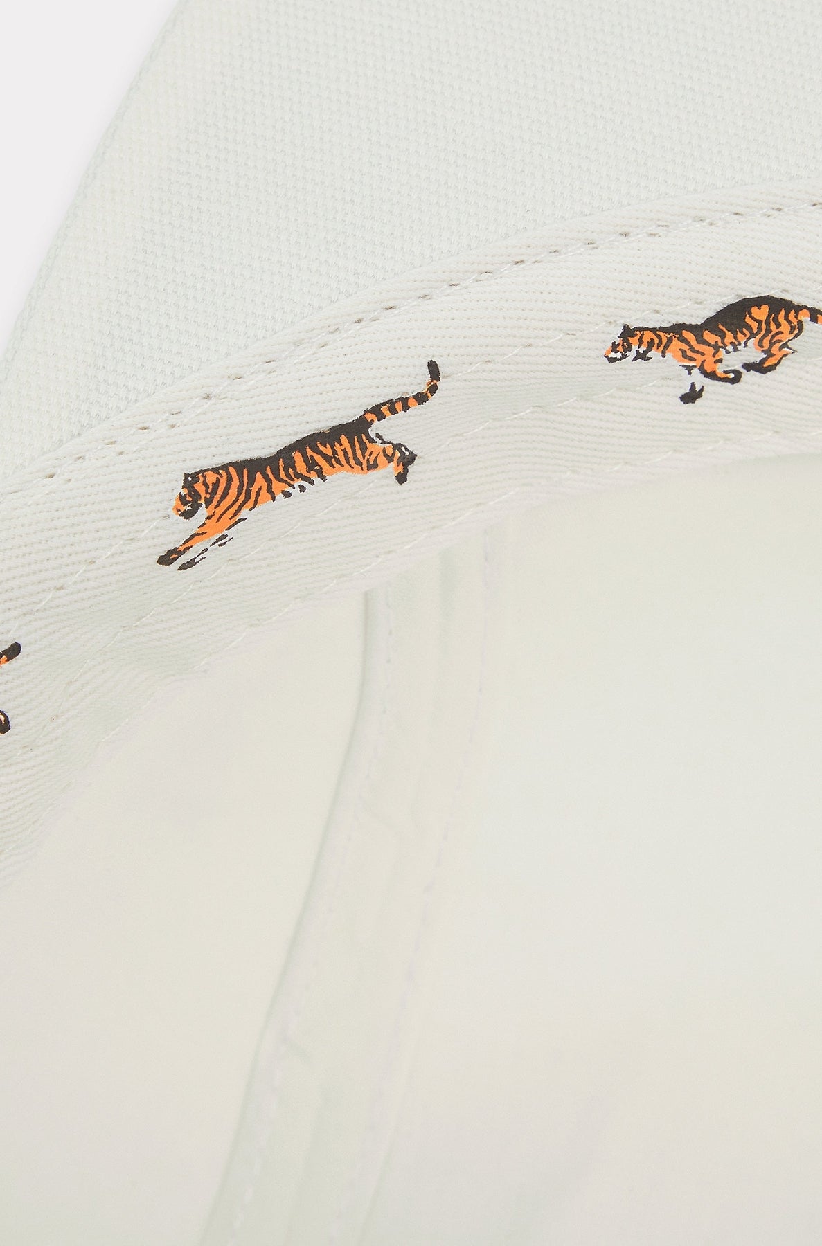 Cap with flower detail - Off White