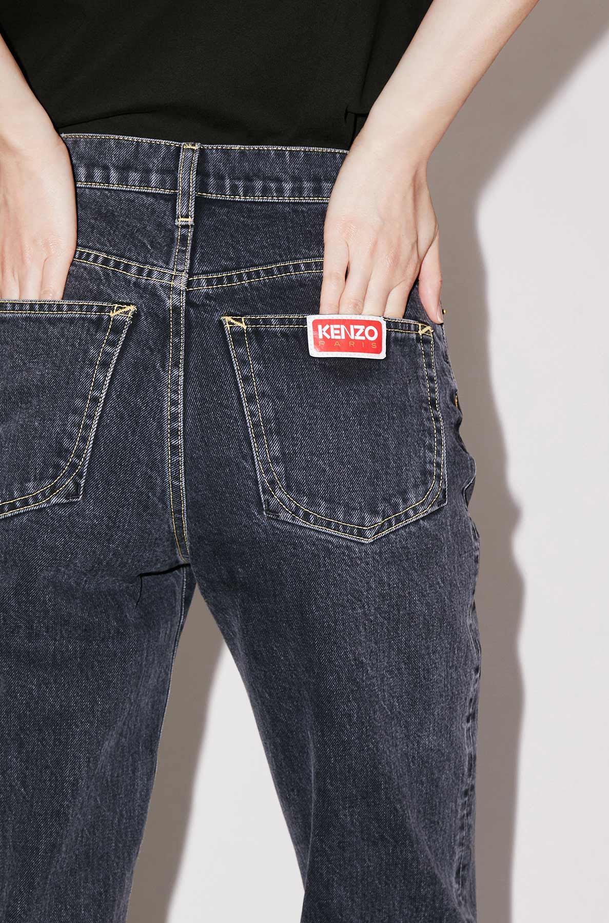 Stone Bleach Straight Fit