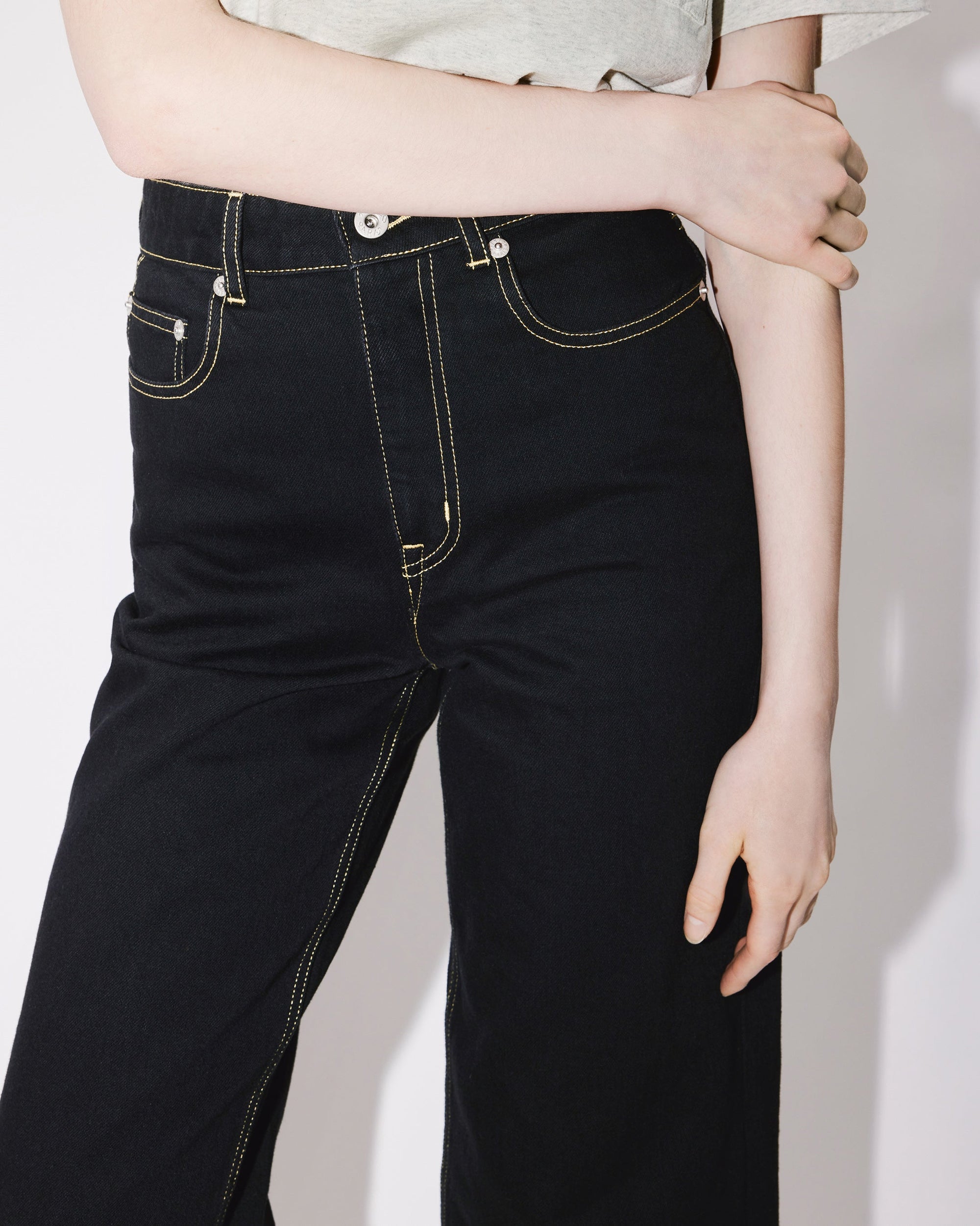 Solid Sumire Cropped