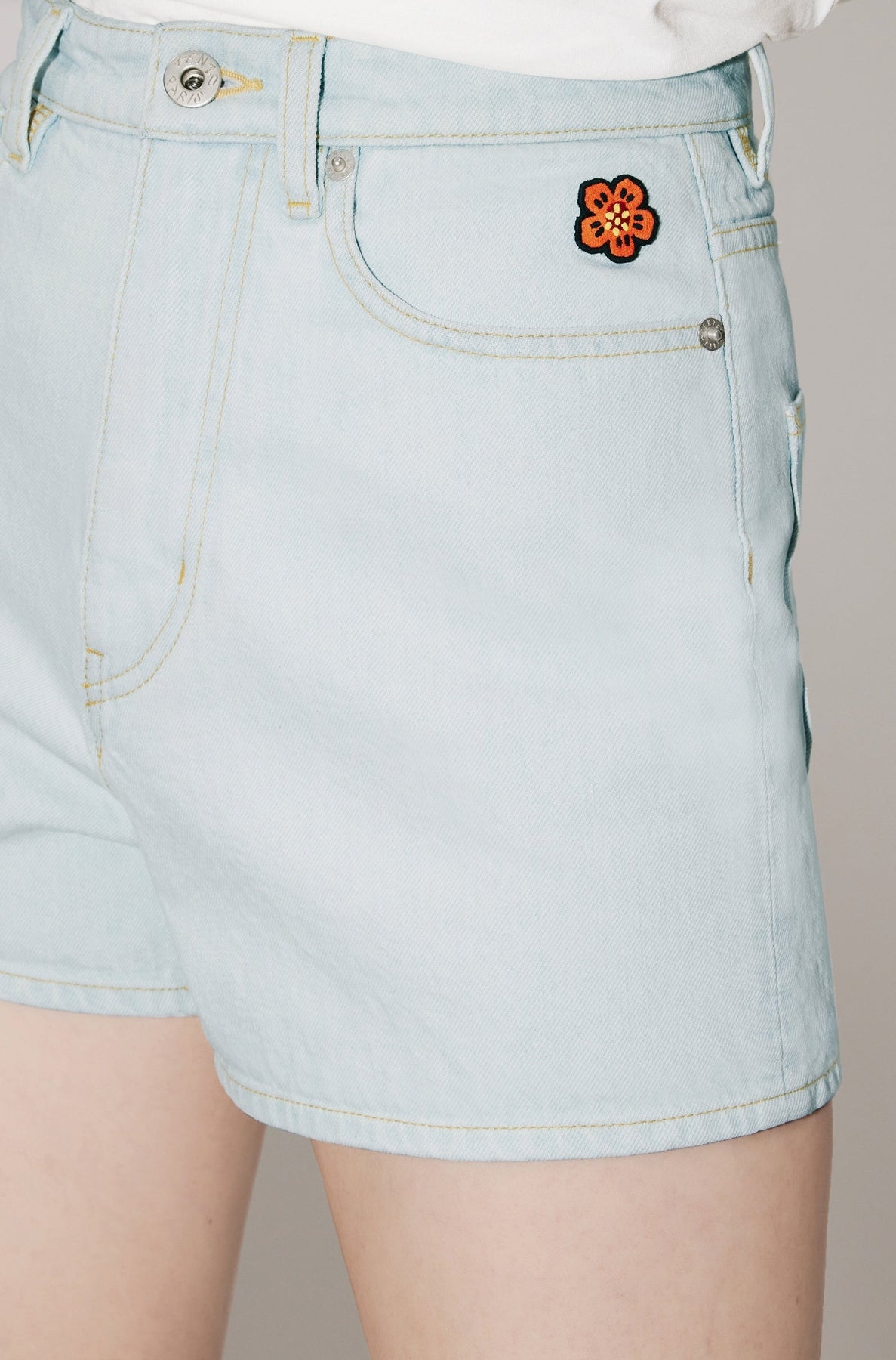 Short en denim brodé - Bleached Blue Denim