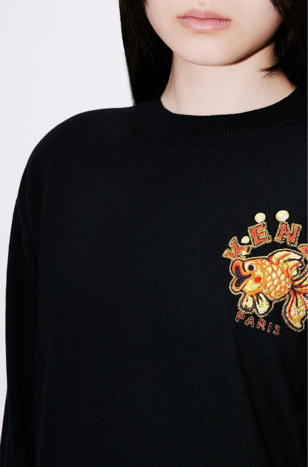 Pull brodé "Kenzo Kingyo Crest" en laine - Black