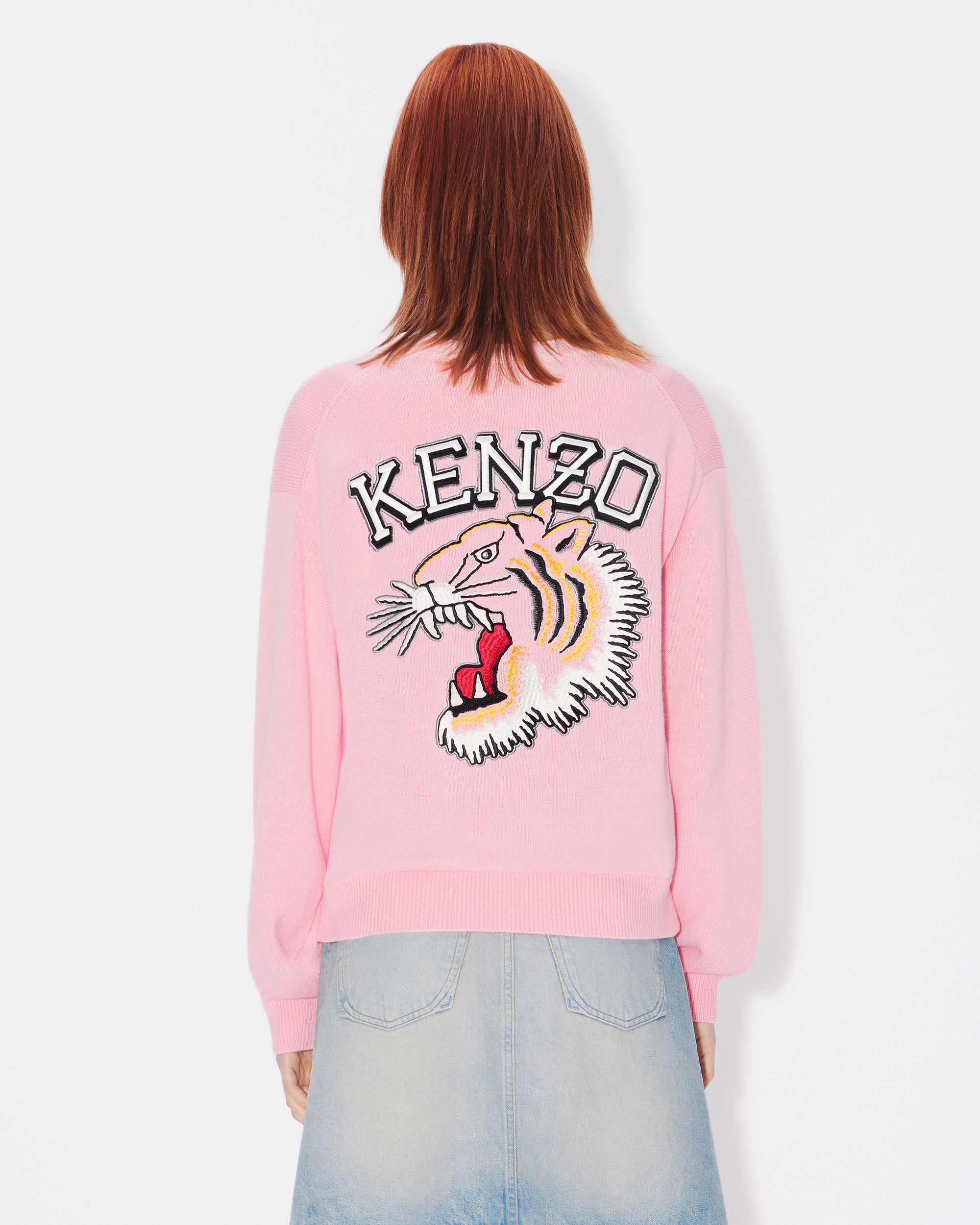 Pull brodé "Varsity Tiger" en laine - Faded Pink