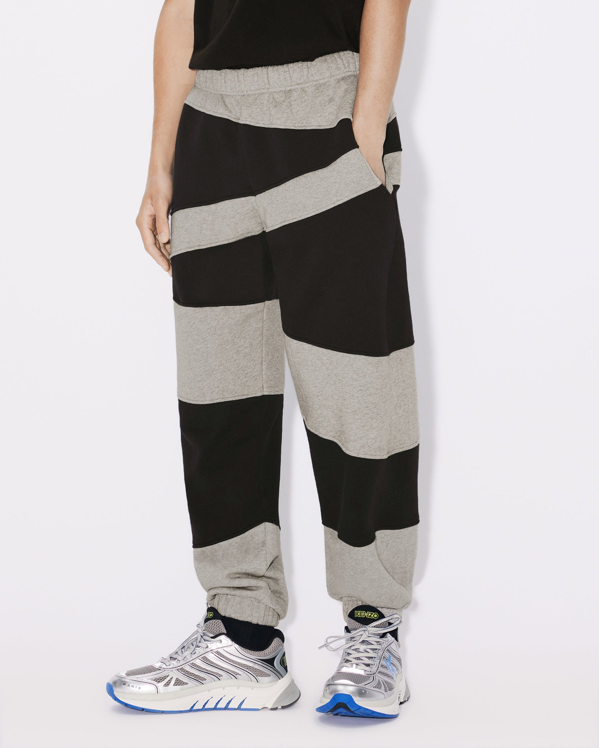 8qty DÉJÀ VU 75€ / Pants - BLACK