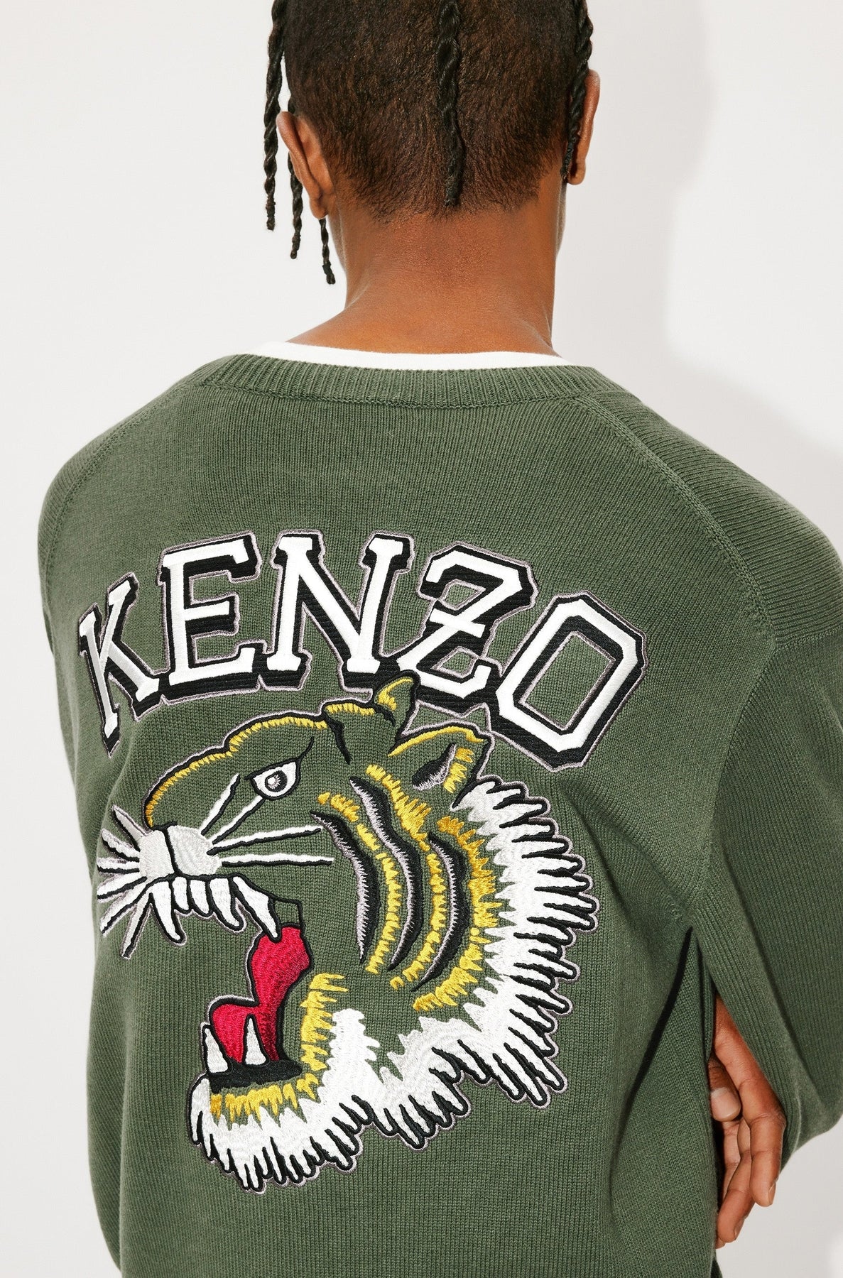 Pull brodé Tiger Varsity en laine - Dark Khaki