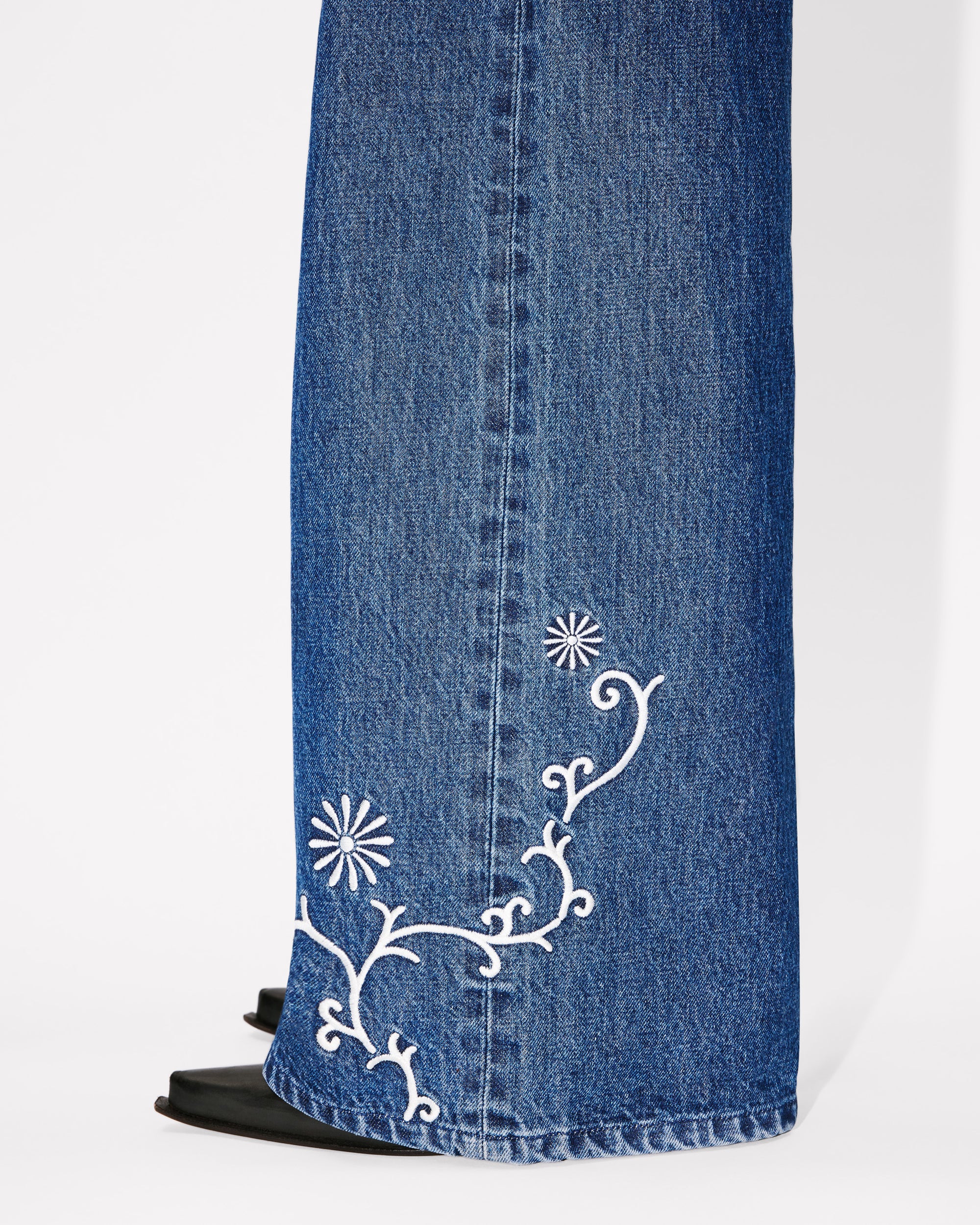 Ayame Regular Waist Fit Jeans