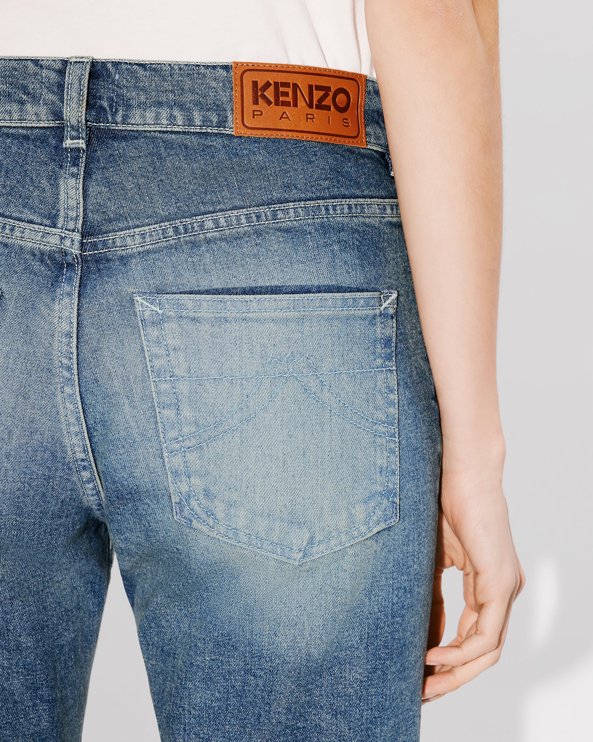 Bara Cropped Fit Jeans