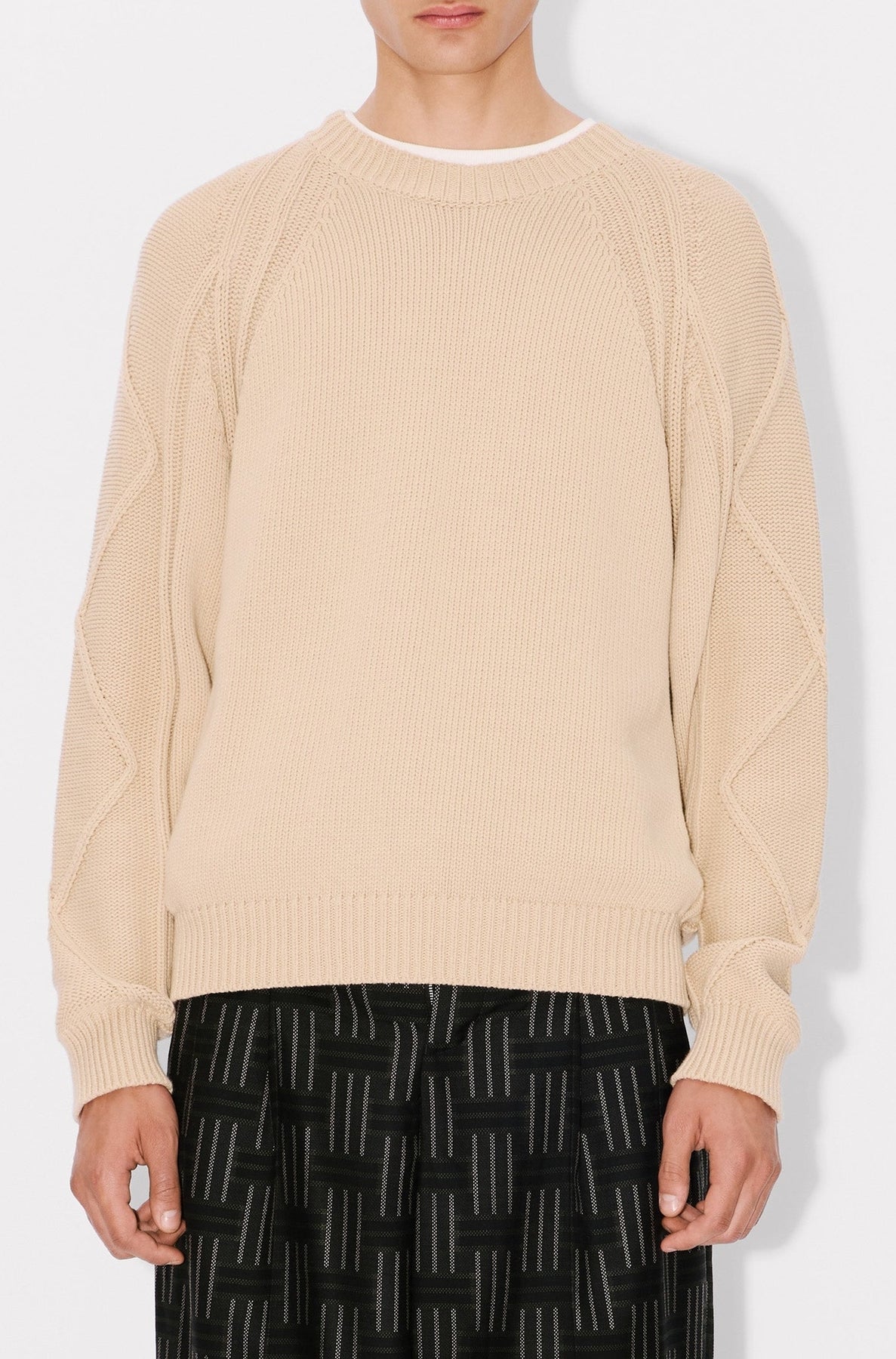 Pull en maille torsadé crocheté à la main - Beige
