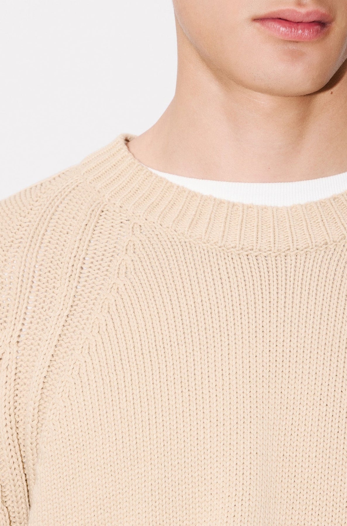 Pull en maille torsadé crocheté à la main - Beige