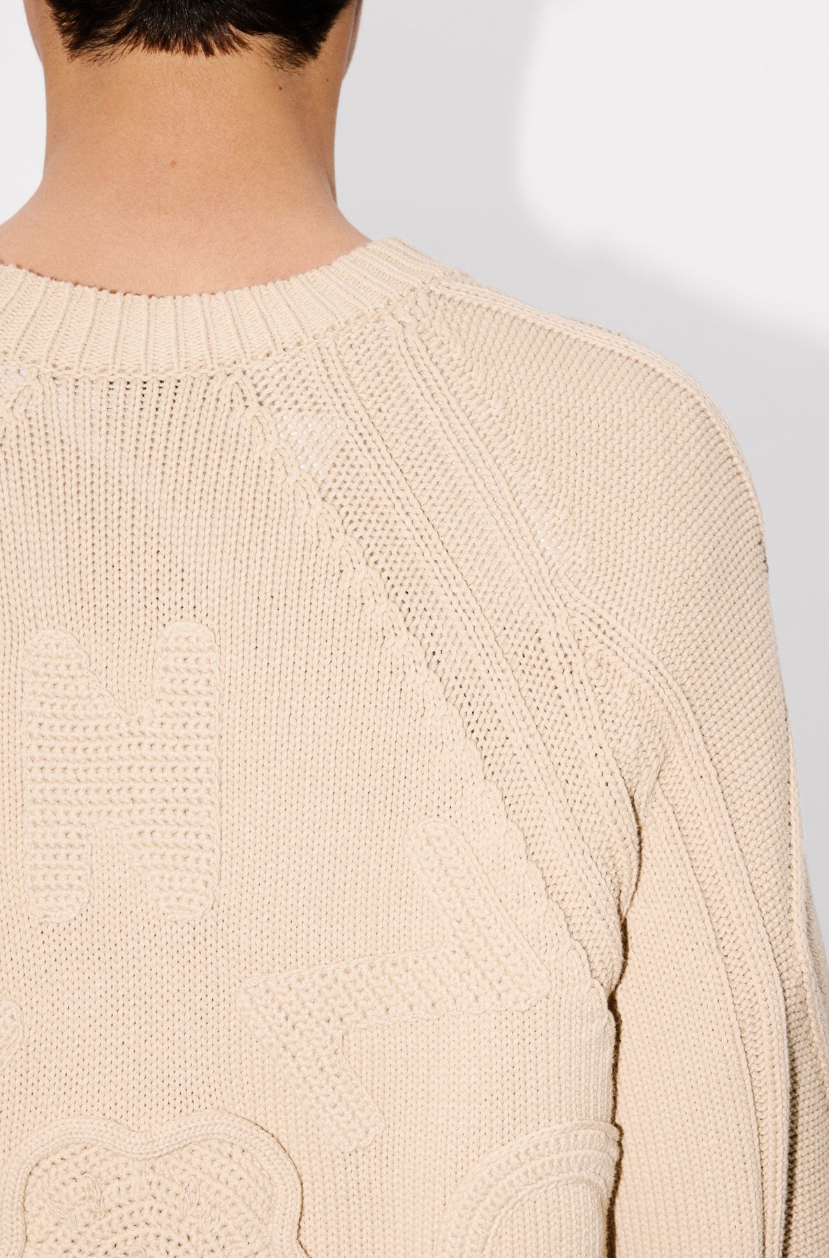 Pull en maille torsadé crocheté à la main - Beige