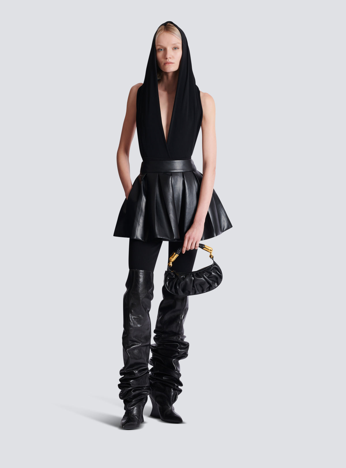 Jupe courte plissée en cuir synthétique - Noir