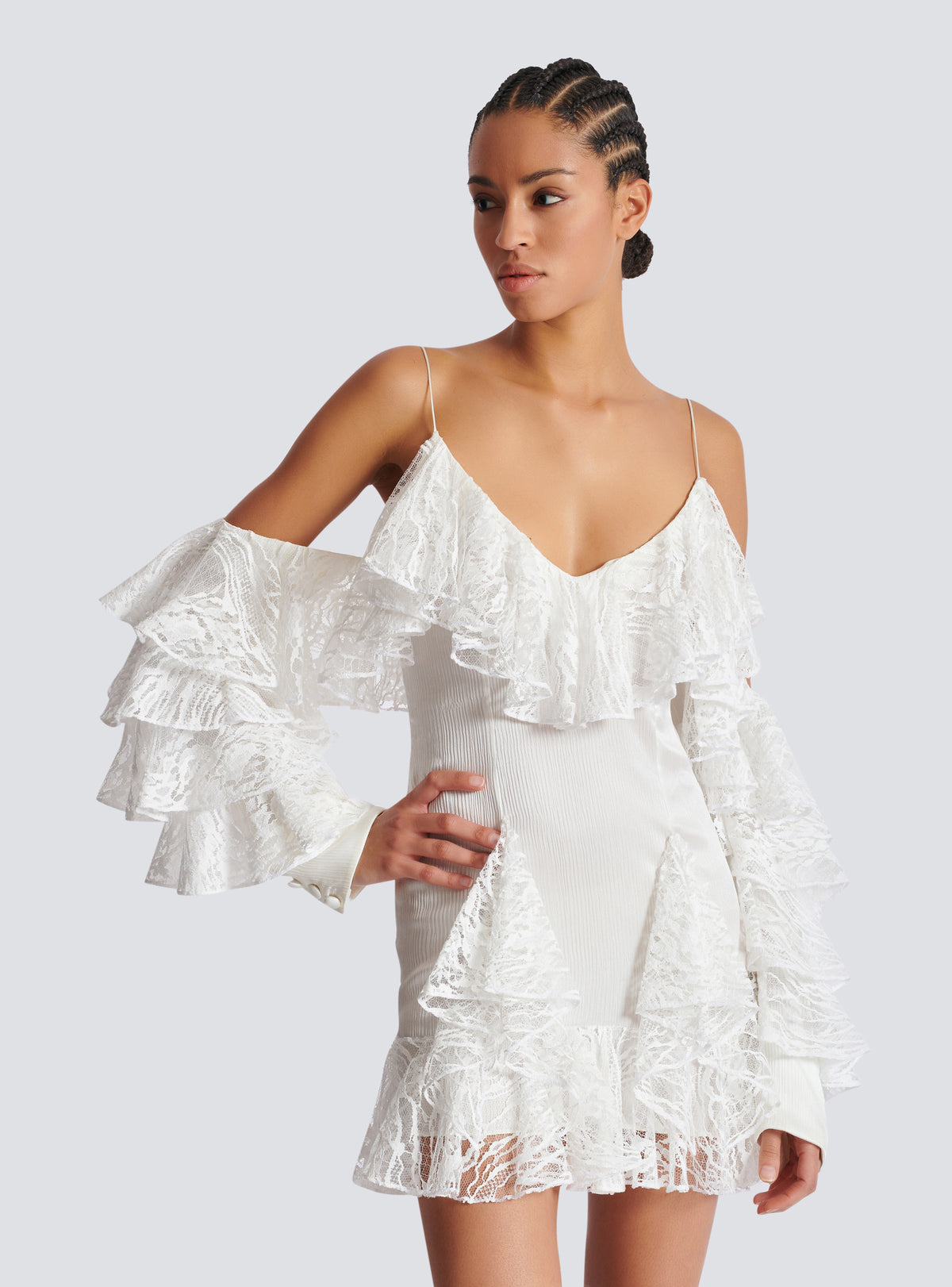 Robe fluide à volants en dentelle - Blanc & Blanc