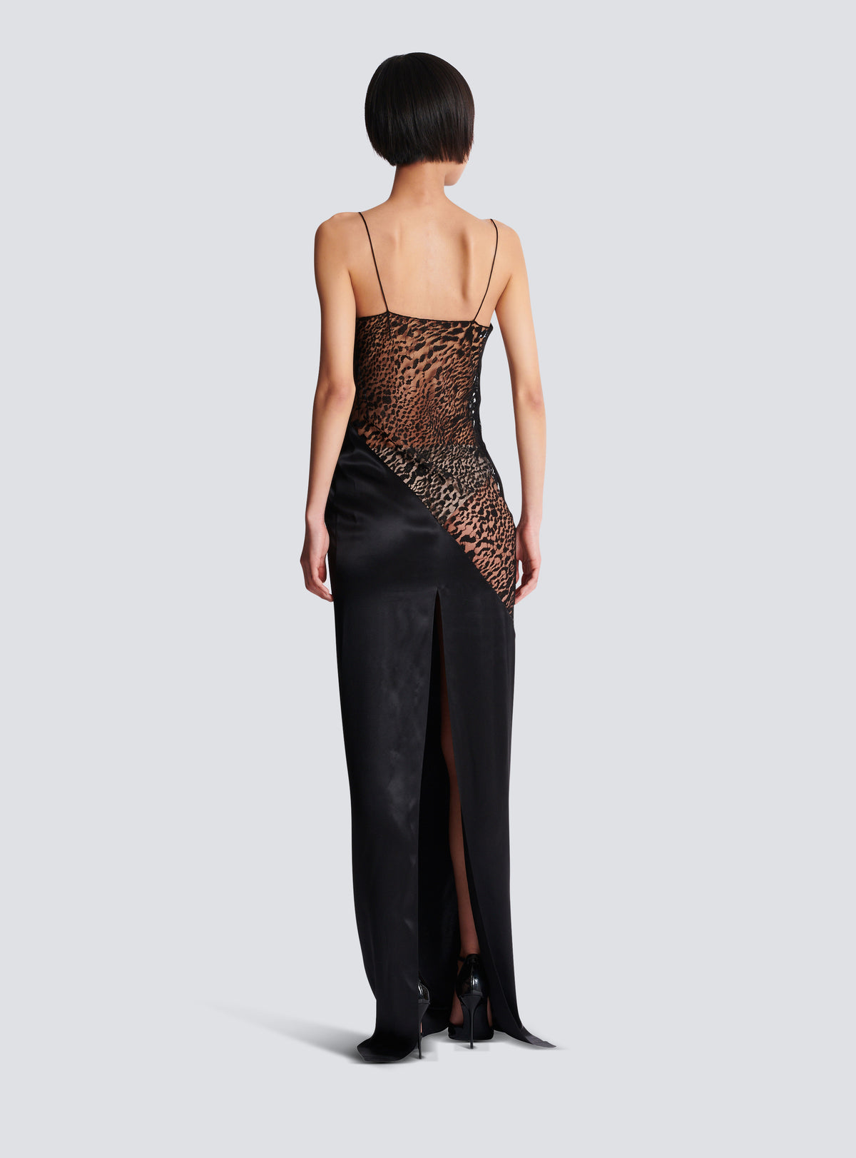 Robe fluide à bretelles fines  - Noir
