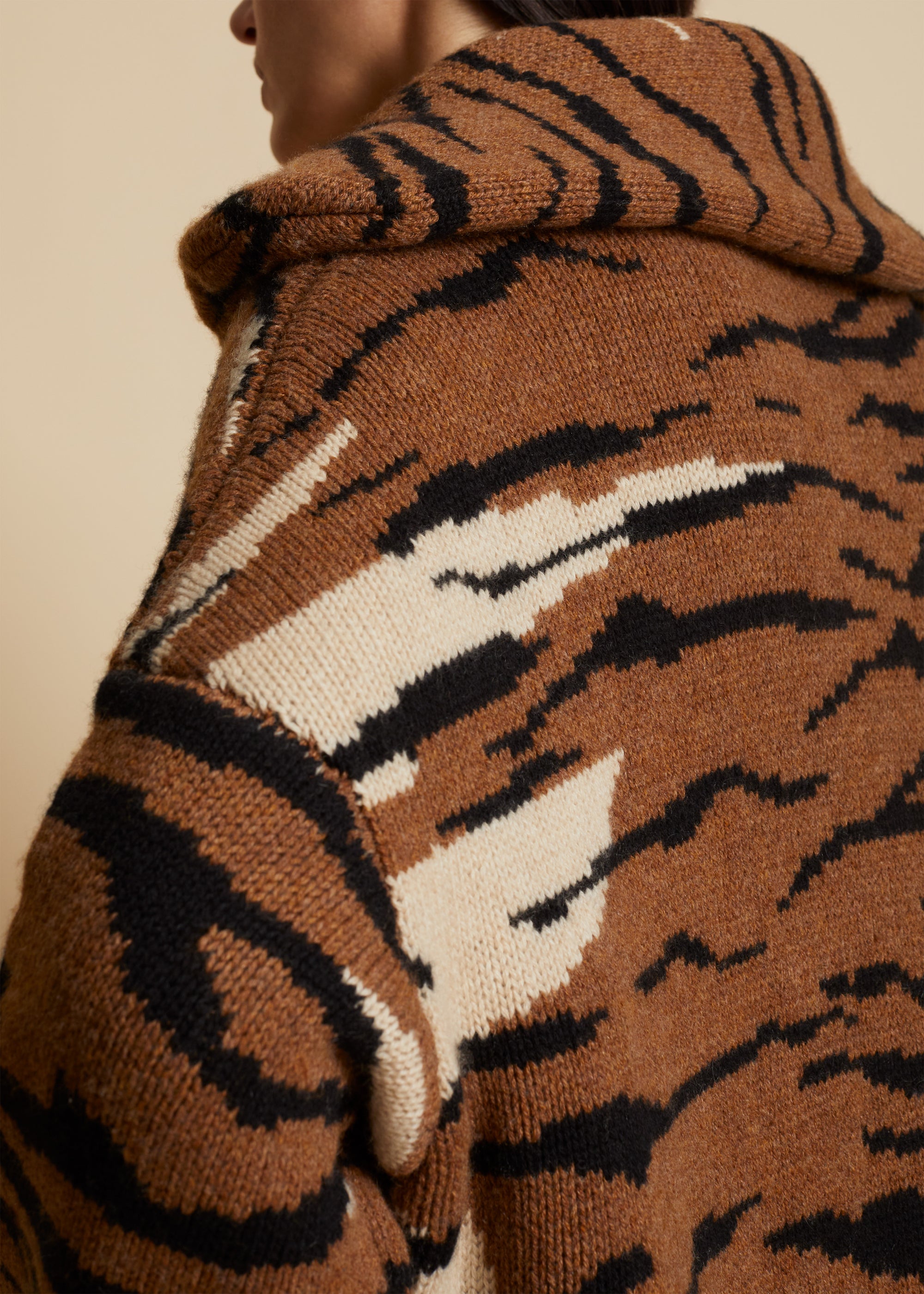 Fiona cardigan in cashmere - Large Tiger Jacquard