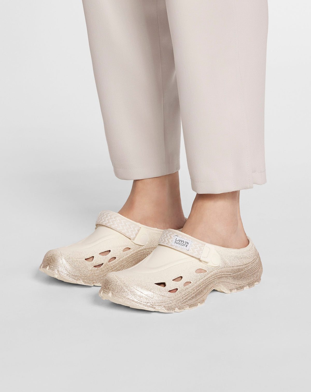 Mules Curb Lanvin x Suicoke - Or & Beige Clair