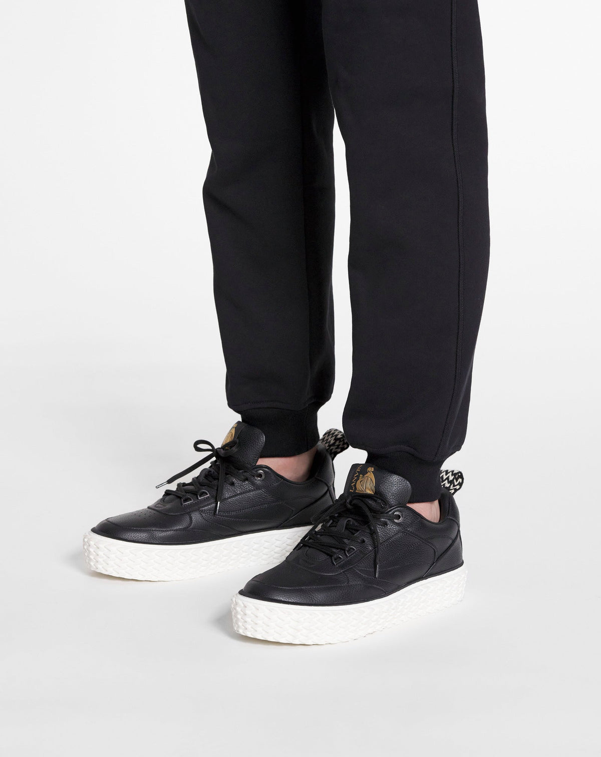 ZZNO STOCK NOIR SNEAKERS BASSES CURBIES 2