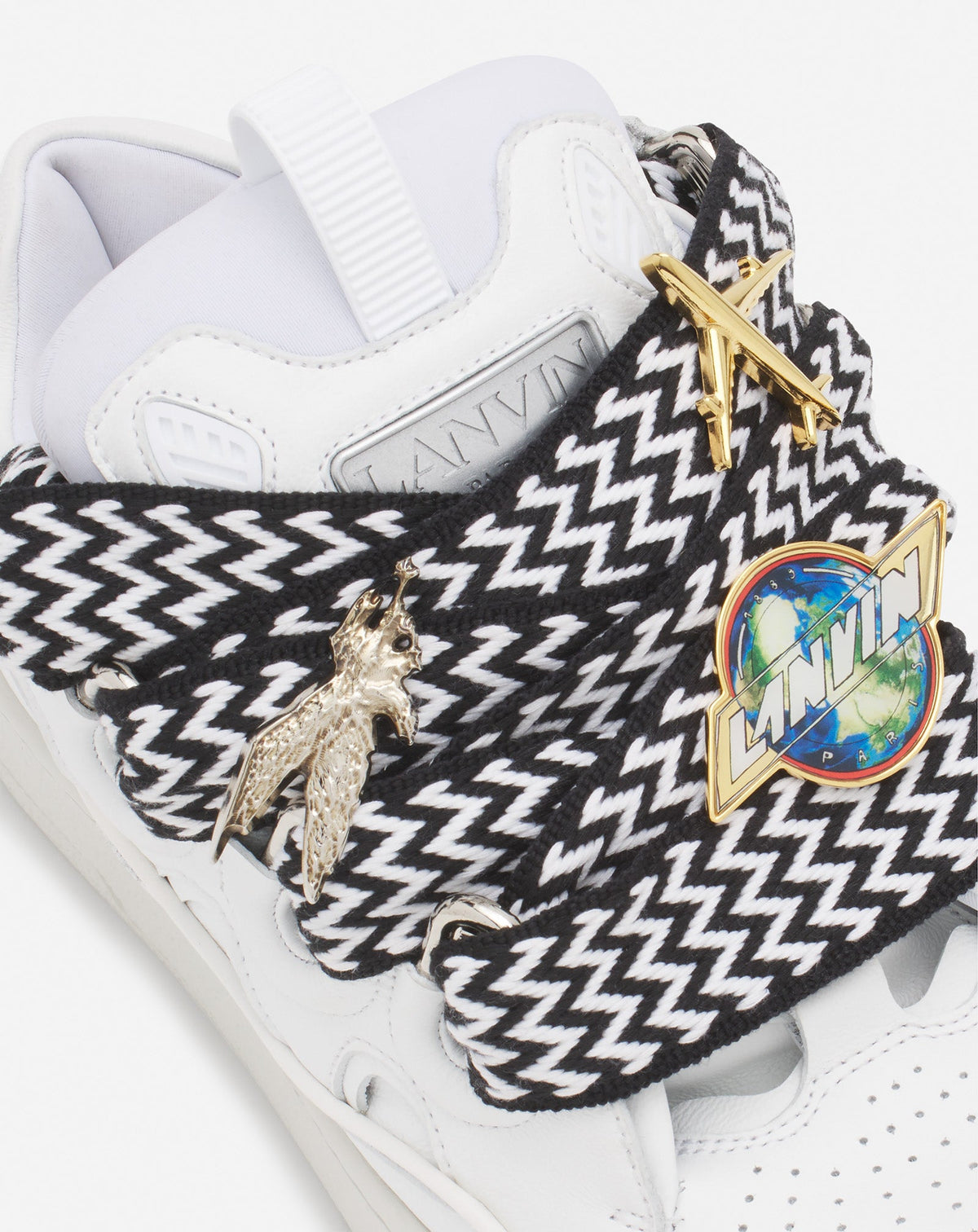 ZZNO STOCK BLANC/NOIR CURB SNEAKER ET SET PINS