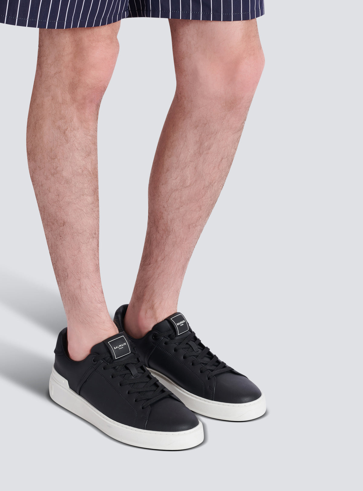 Baskets b-court en cuir de veau - Noir & Blanc