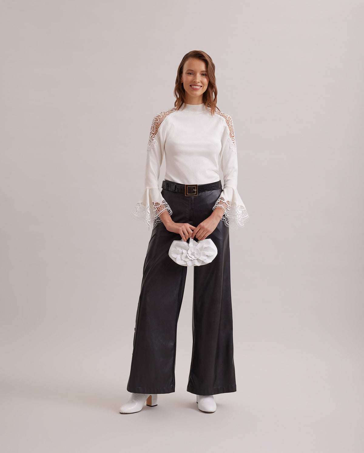 Moon White / Pullover Fozia