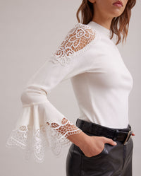 Moon White / Pullover Fozia