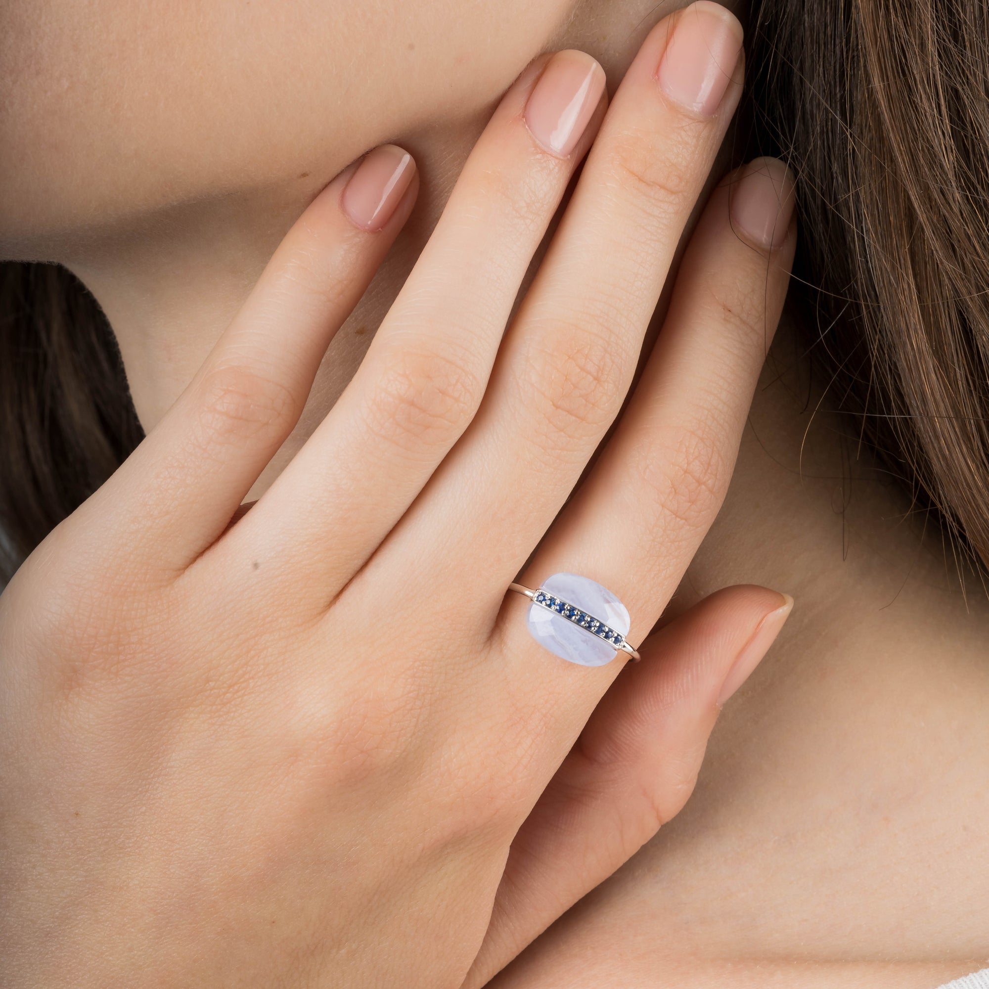 Aurora Ring in White Gold & Agate and Sapphire - Blue