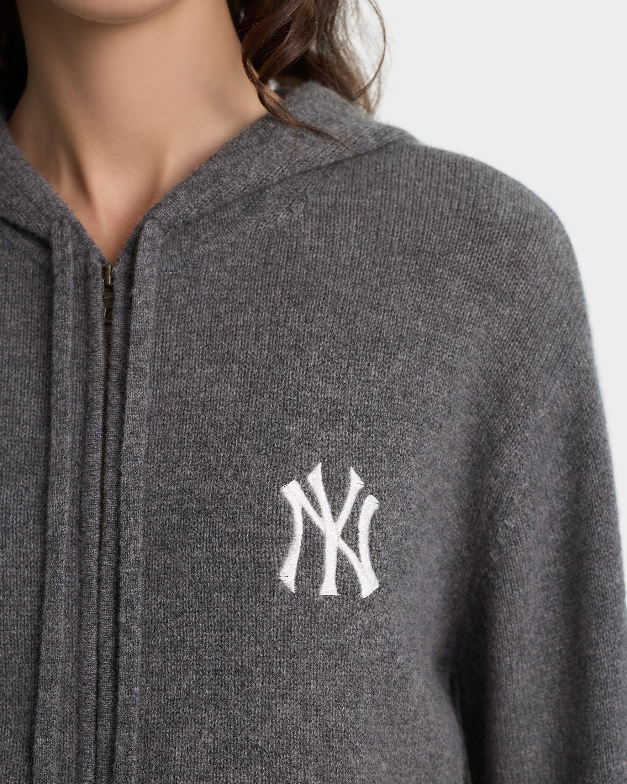 Sweat à capuche zippé en cachemire « Heritage Yankees Serif » - Gris foncé/Blanc