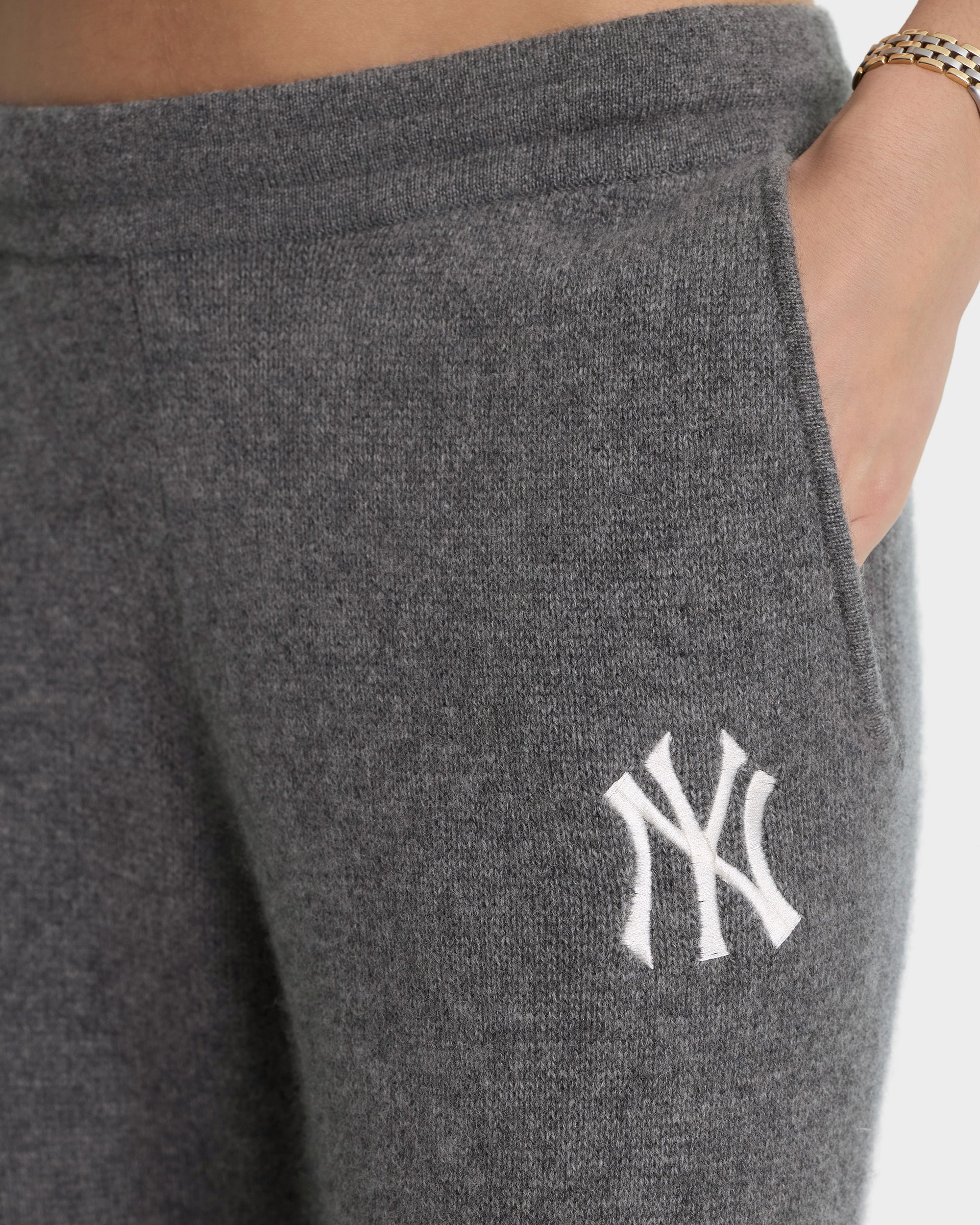 Pantalon en cachemire Heritage Yankees Serif - Gris foncé/Blanc