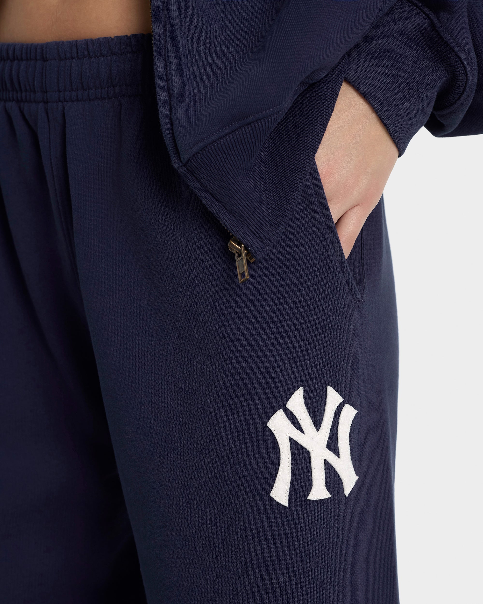 Pantalon de survêtement Heritage Yankees Serif - Bleu marine/Blanc
