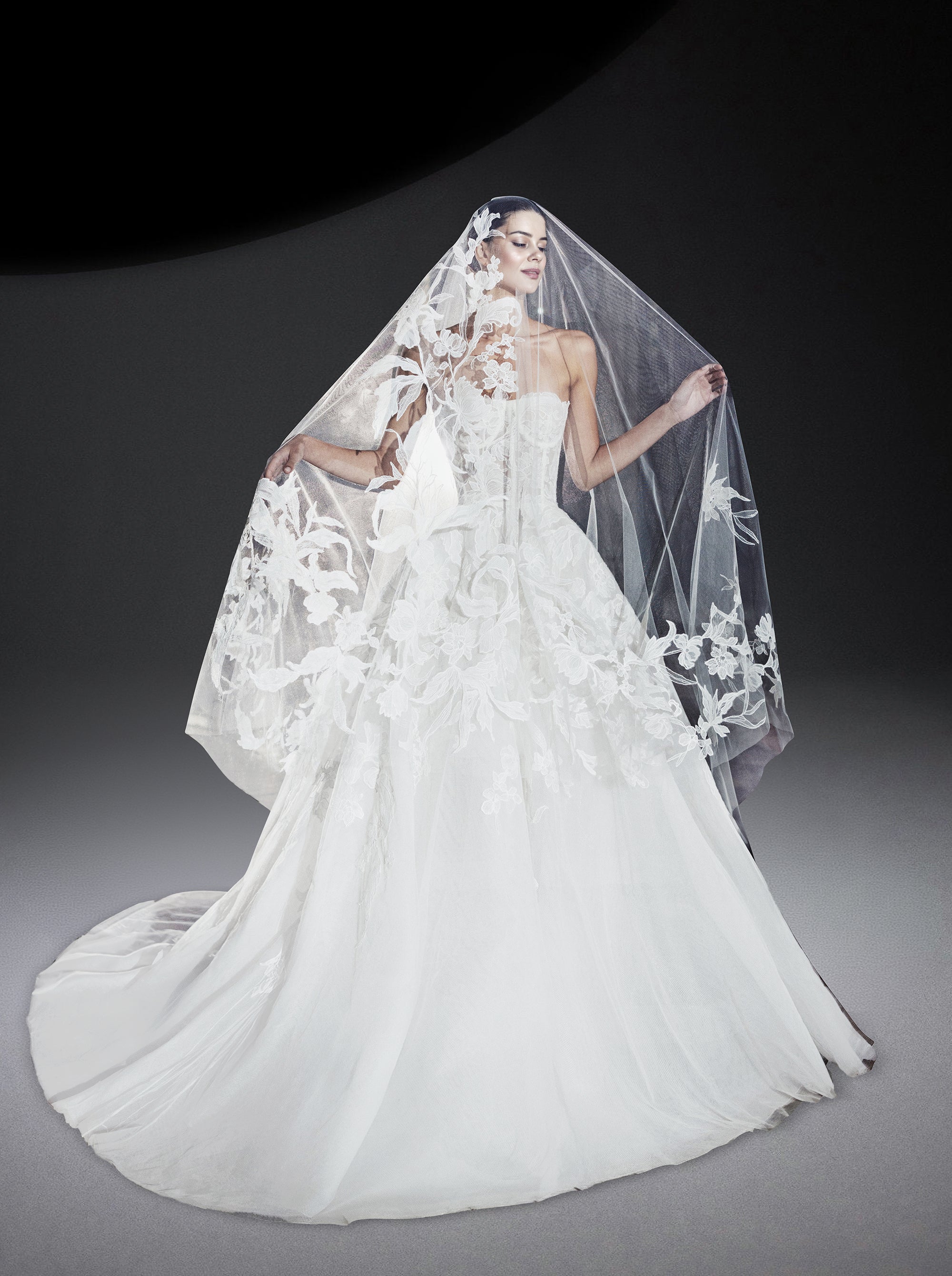 Voile à broderies florales en tulle et dentelle - Cloud Dancer