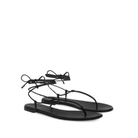 GWYNETH FLAT