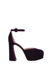 HOLLY D'ORSAY