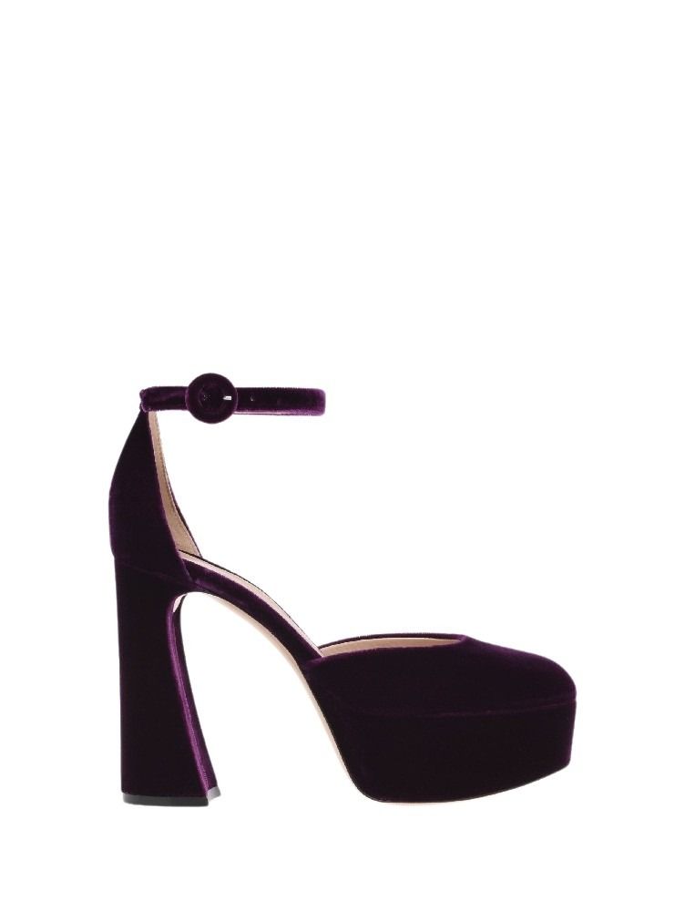 HOLLY D'ORSAY