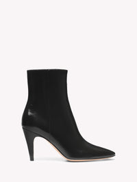 AMELIA BOOTIE