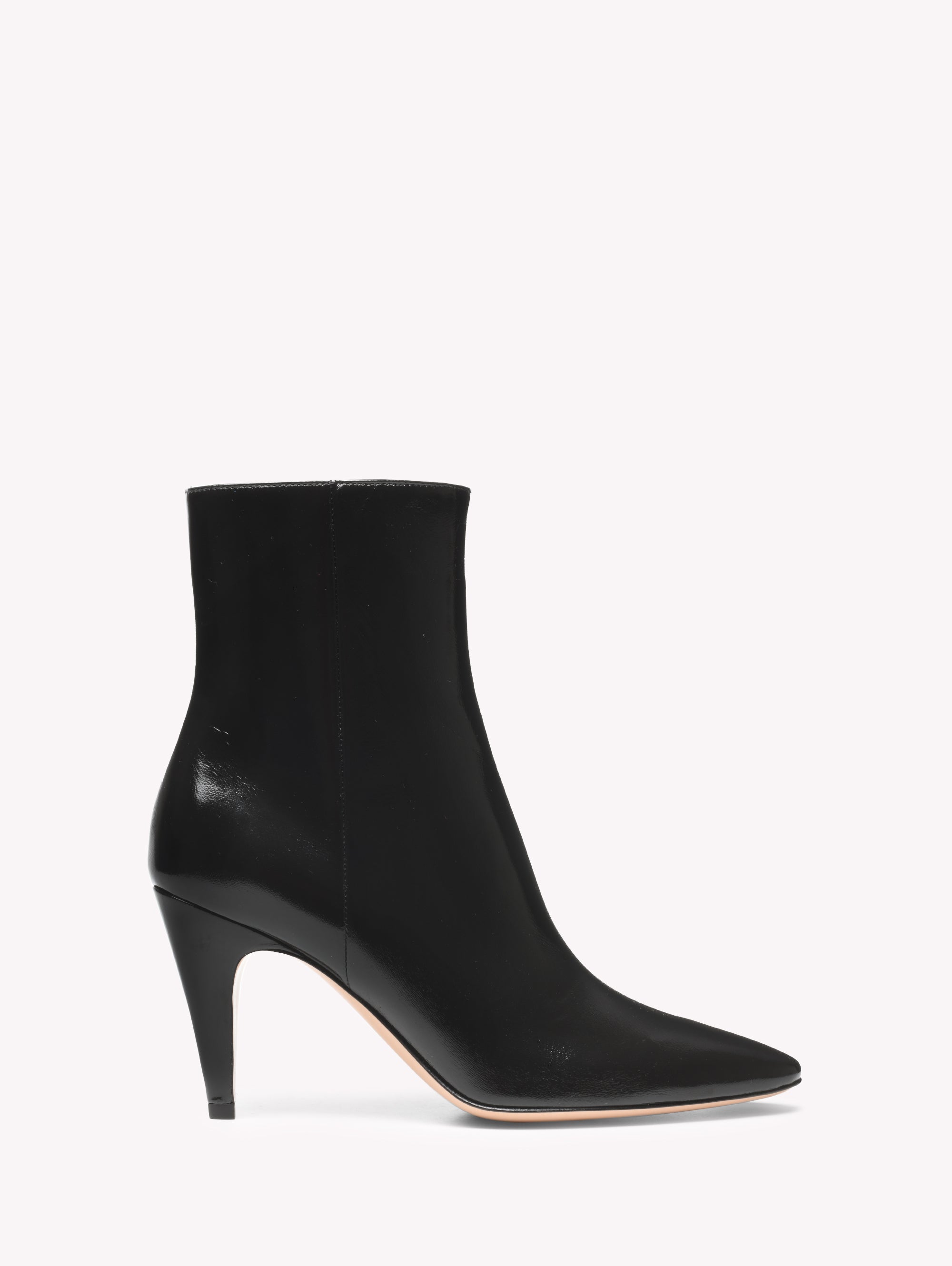 AMELIA BOOTIE