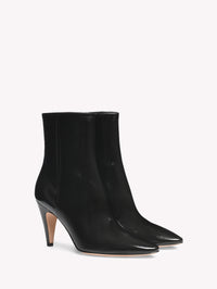 AMELIA BOOTIE