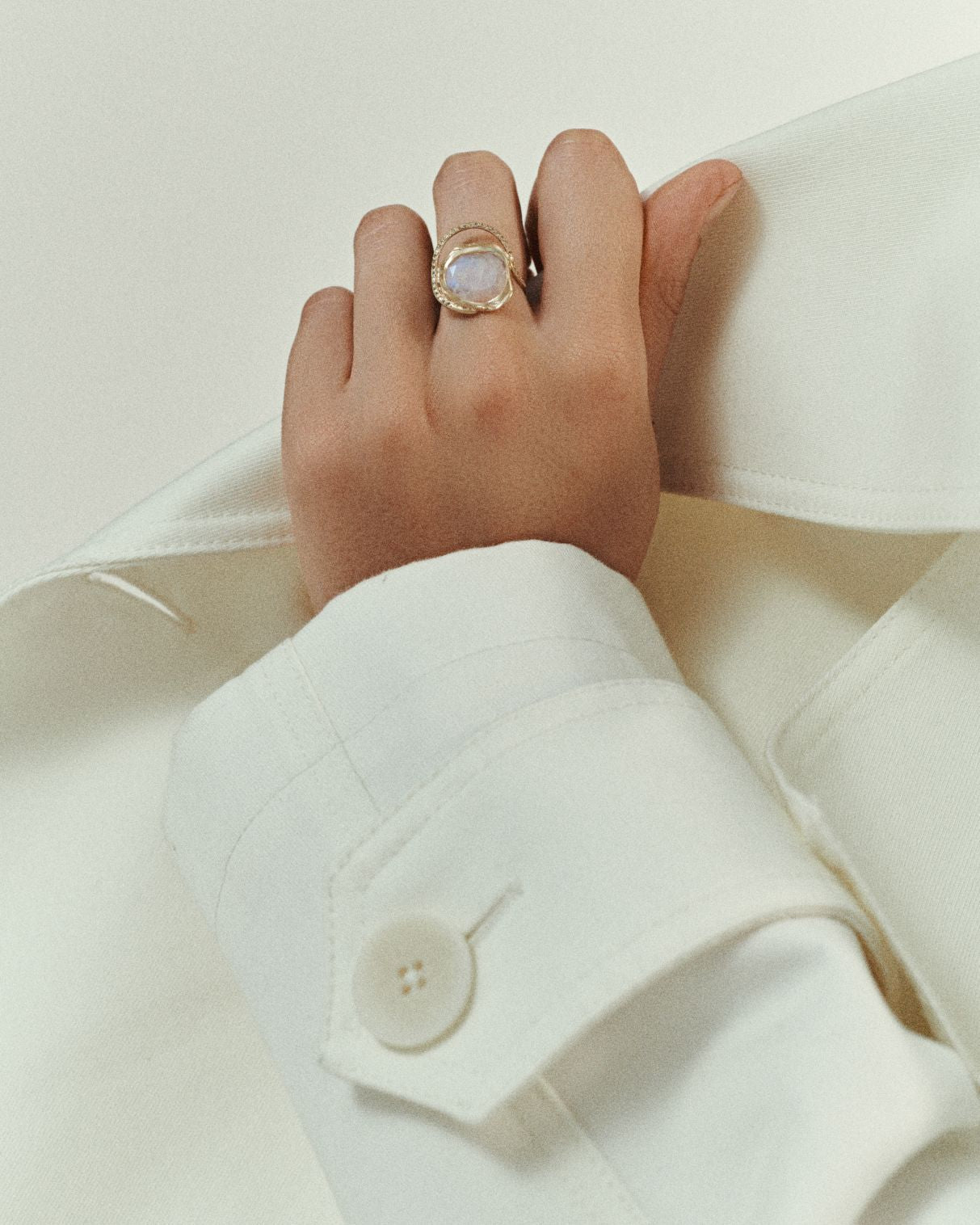 Bague Gaia en or jaune avec diamant - Pierre de Lune