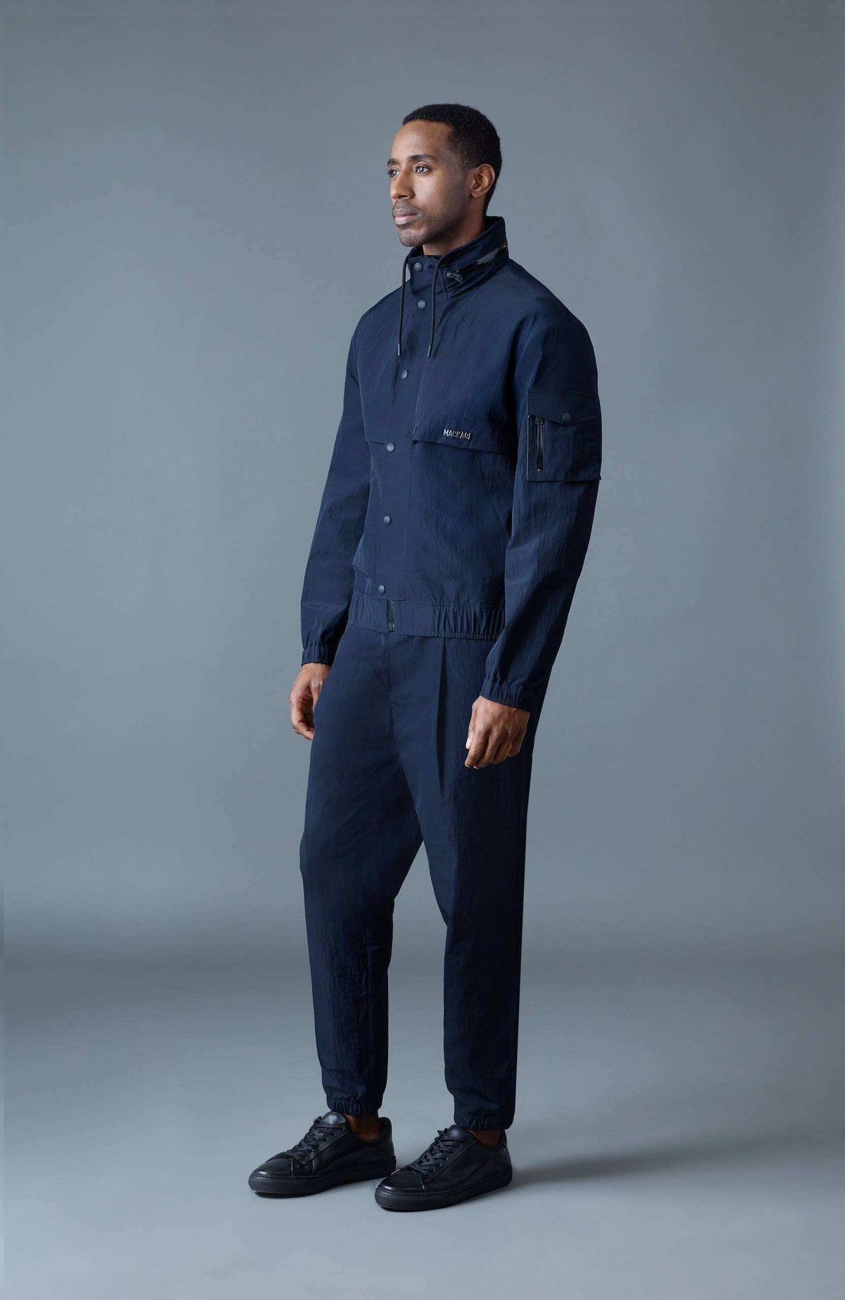 Navy Men's Rainwear/ Rainproof Jacket