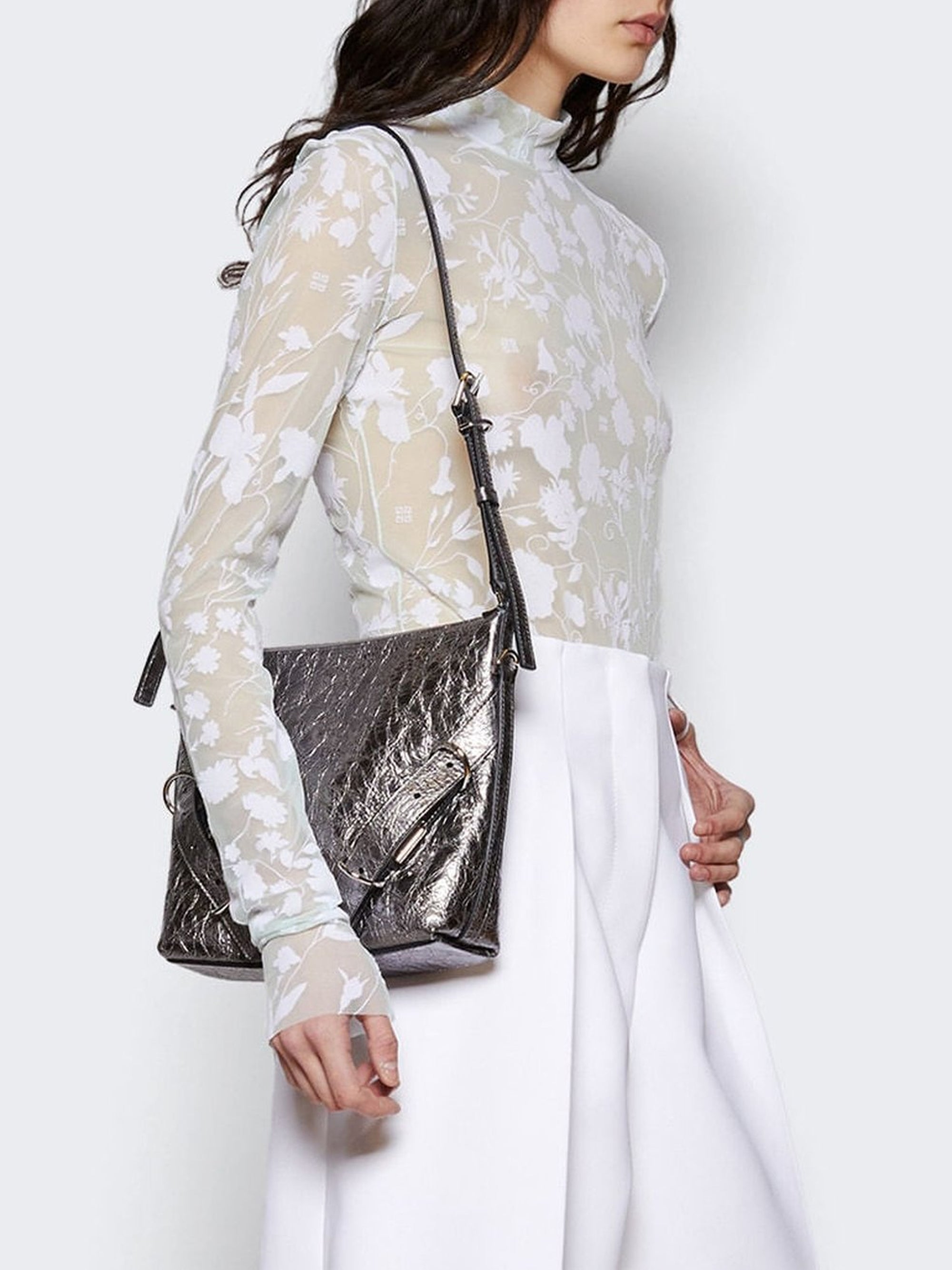 Sac Voyou crossbody en cuir laminé - Silvery Grey