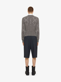 SHORT V NECK SWEATER
