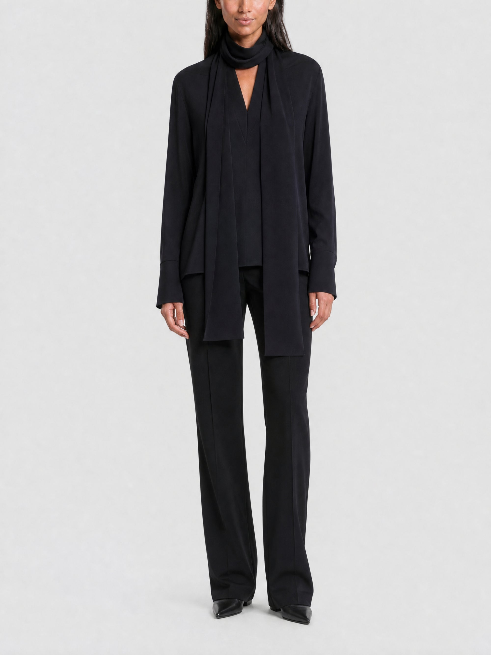 Blouse en soie avec longue lavallière détachable - Black