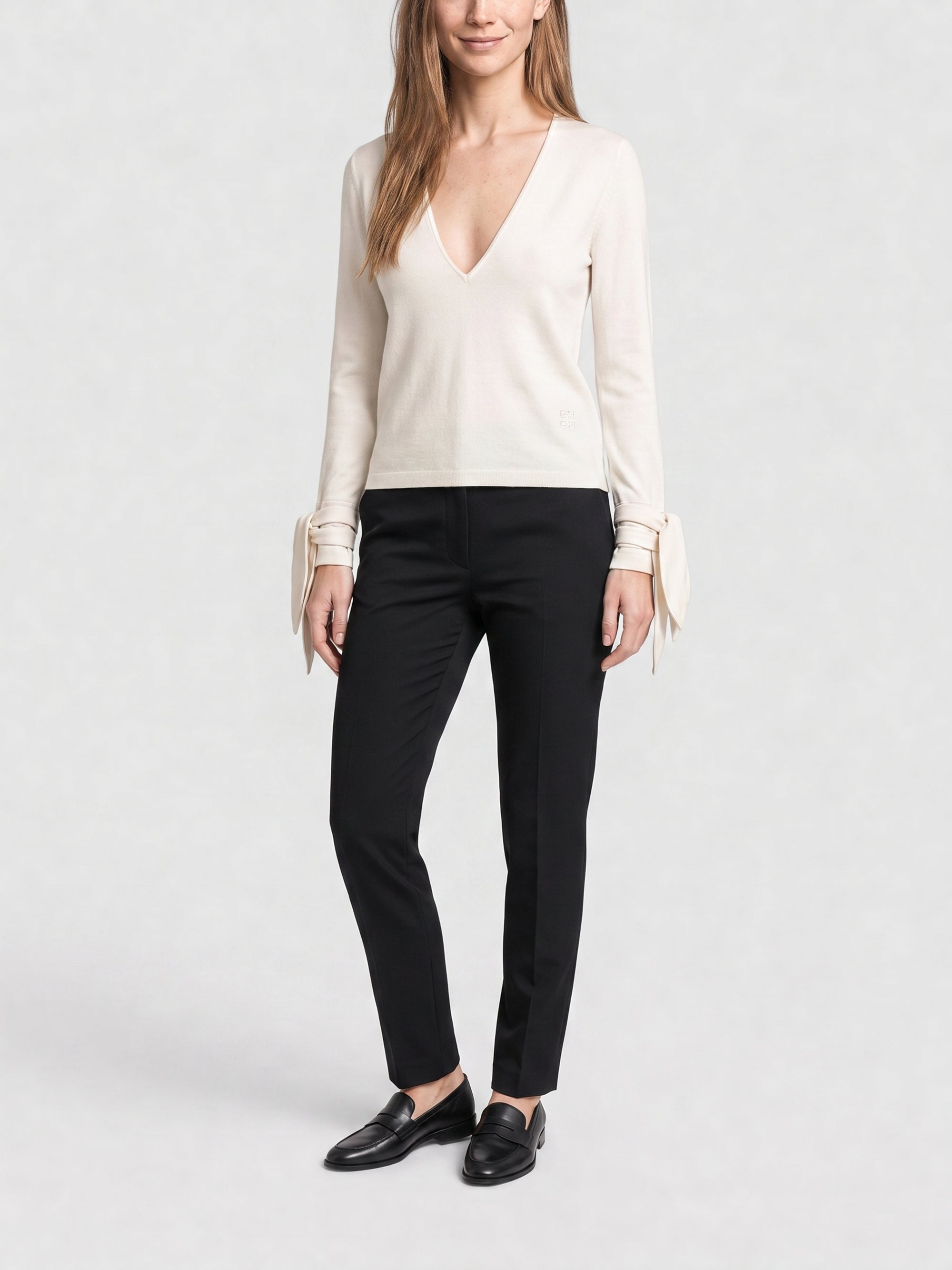 Blouse col V profond à poignets noués en soie - Off White