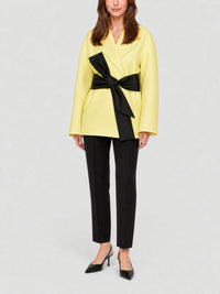 Manteau court cocon en satin de soie - Acid Yellow