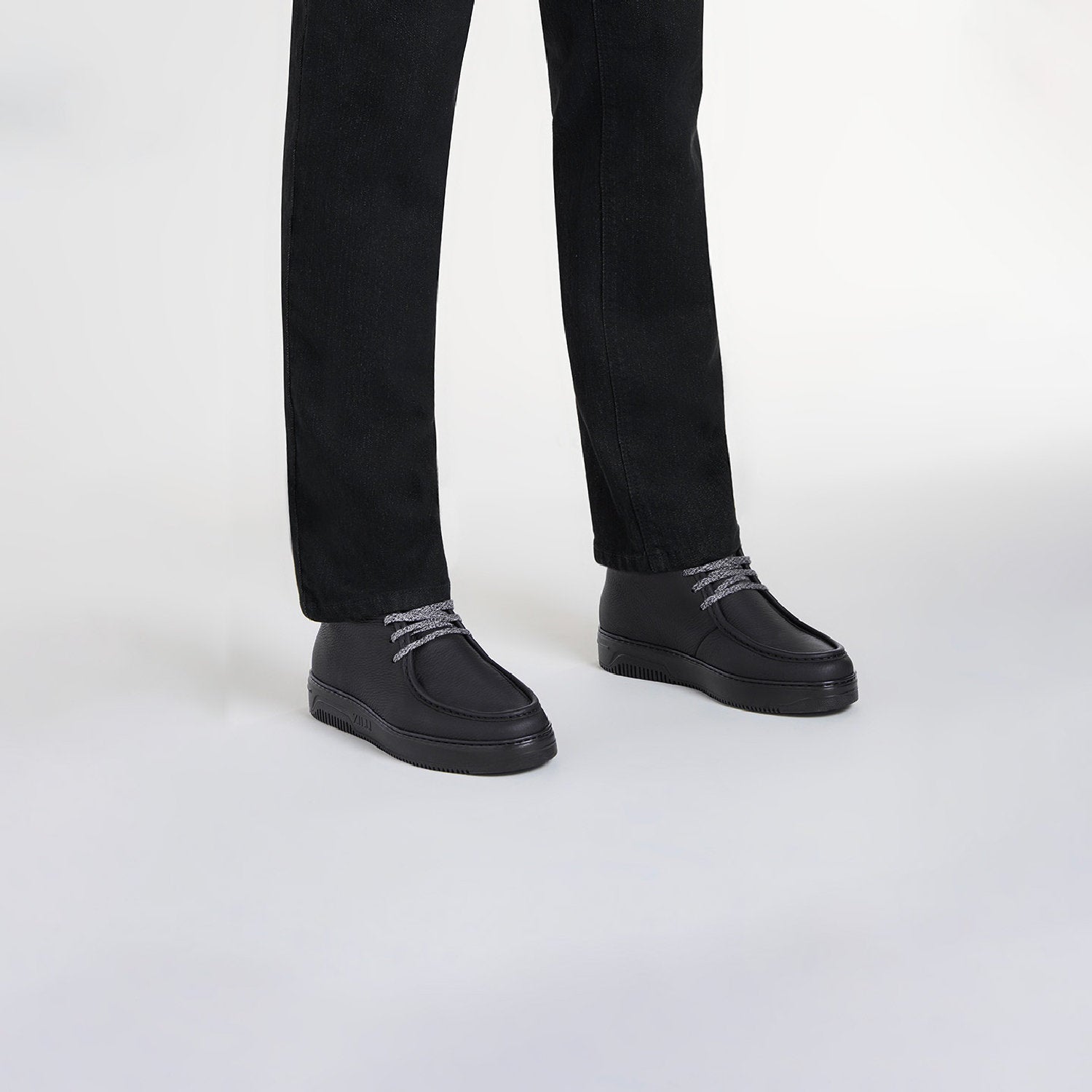 Bottines montantes à semelle crantée en cuir - Noir & Gris